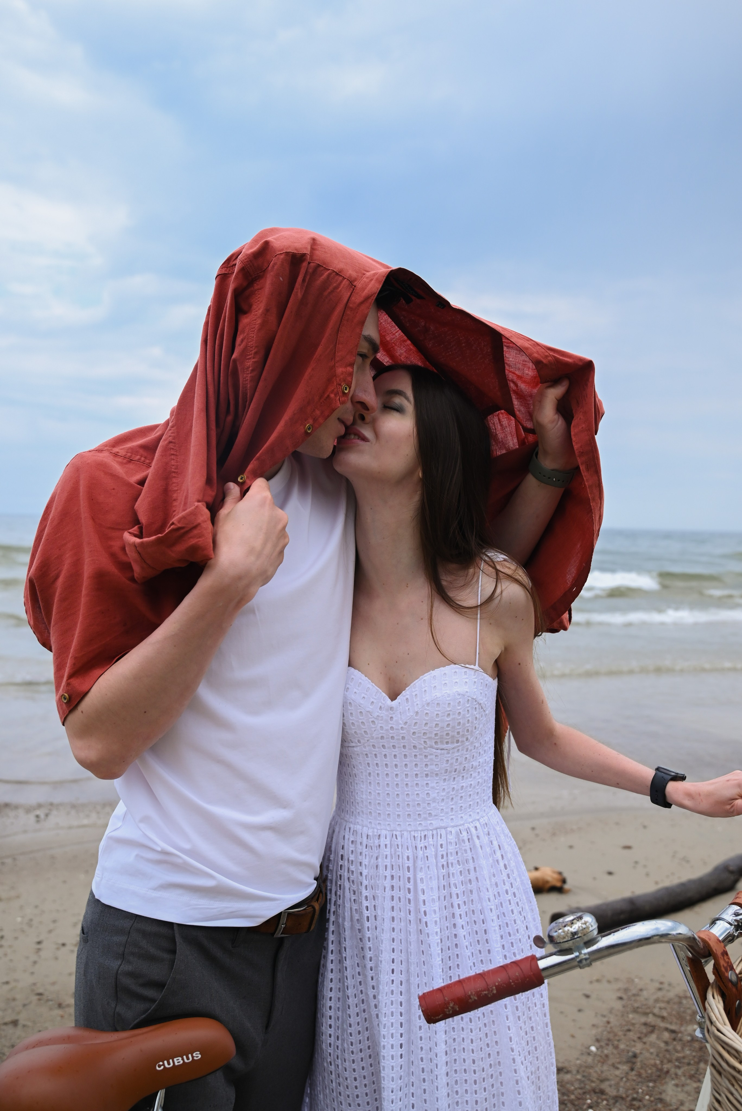 Love photography story on the riva of the see