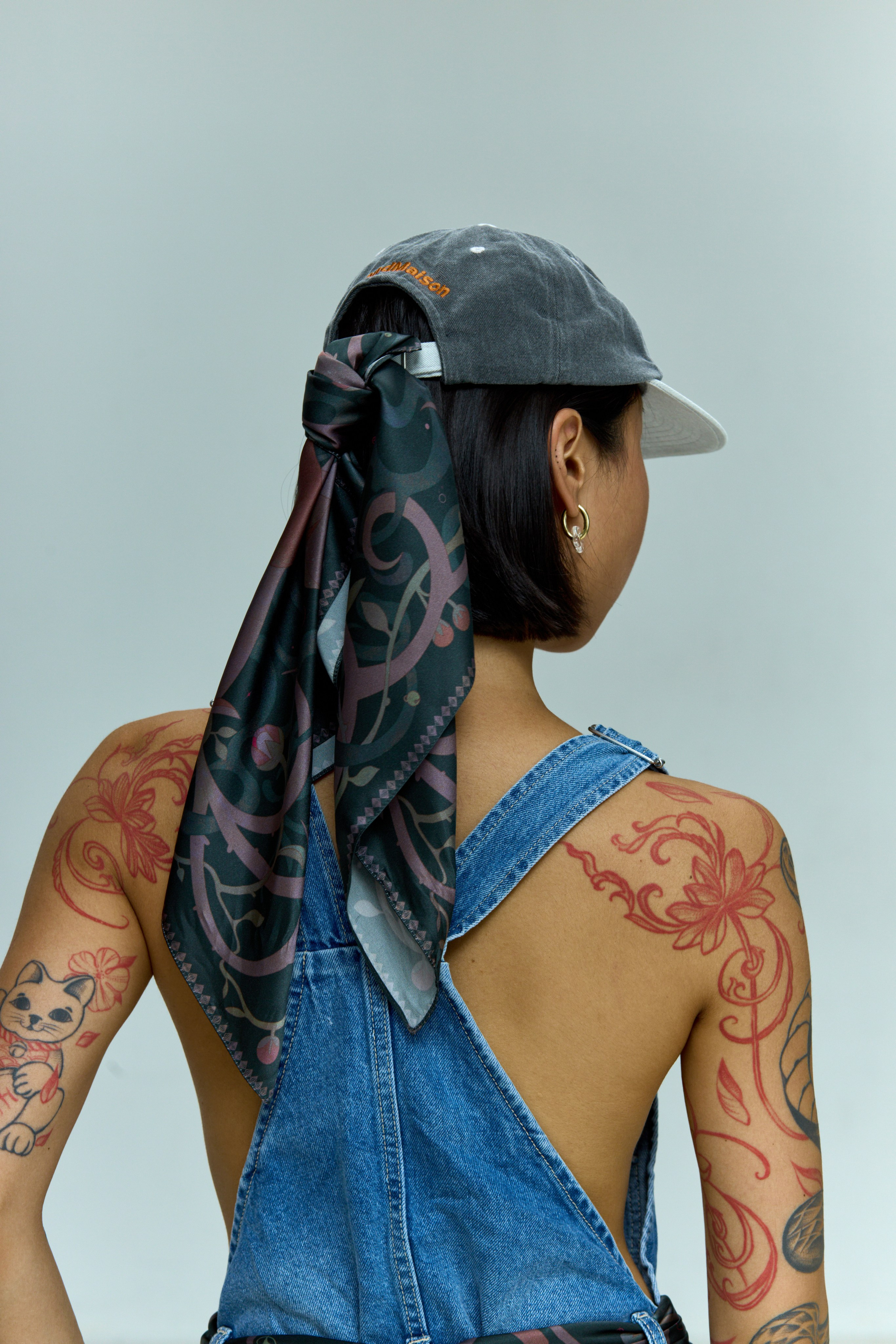 ПЛАТОК ОТ ИРИНА И ОЛЬГА ЕРТАХАНОВЫ. Фотостудия рекламной, коммерческой съемки в Улан-Удэ