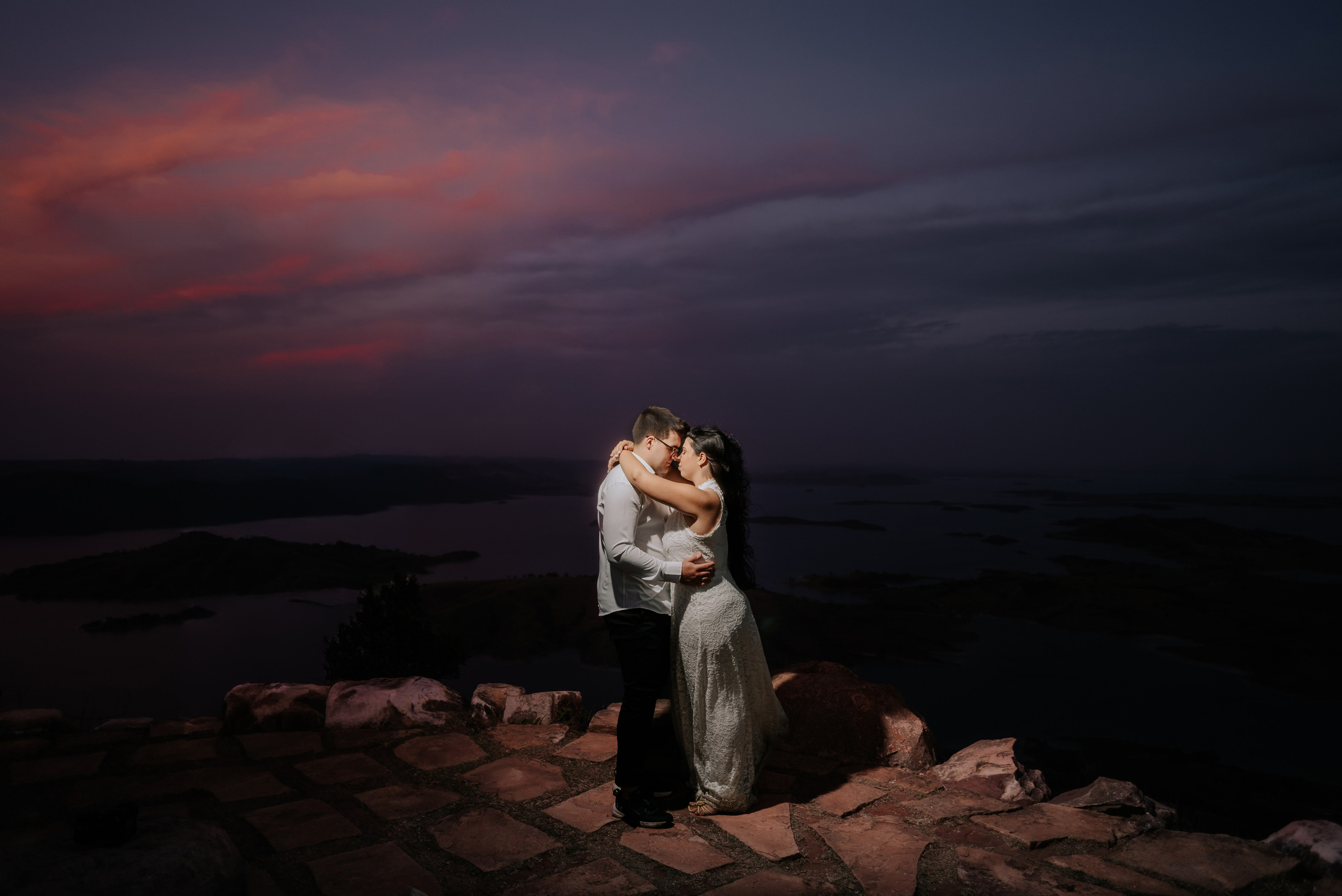 Beatriz & Pablo — Morro Do Gavião / Ribeirão Claro PR. Robson Colaço