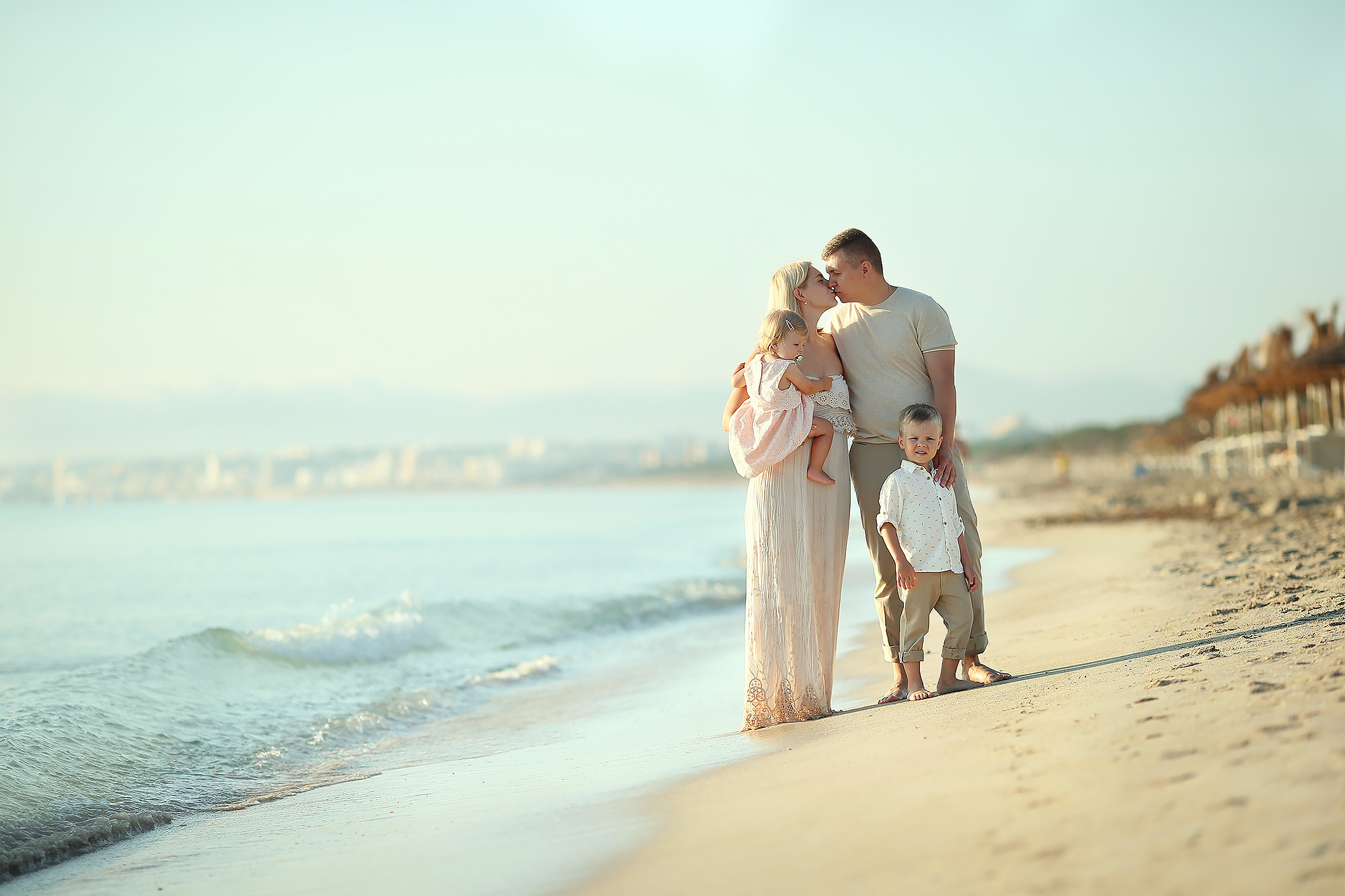 Sunny Mallorca. Children’s and family photographer Anna Krasovitskaya