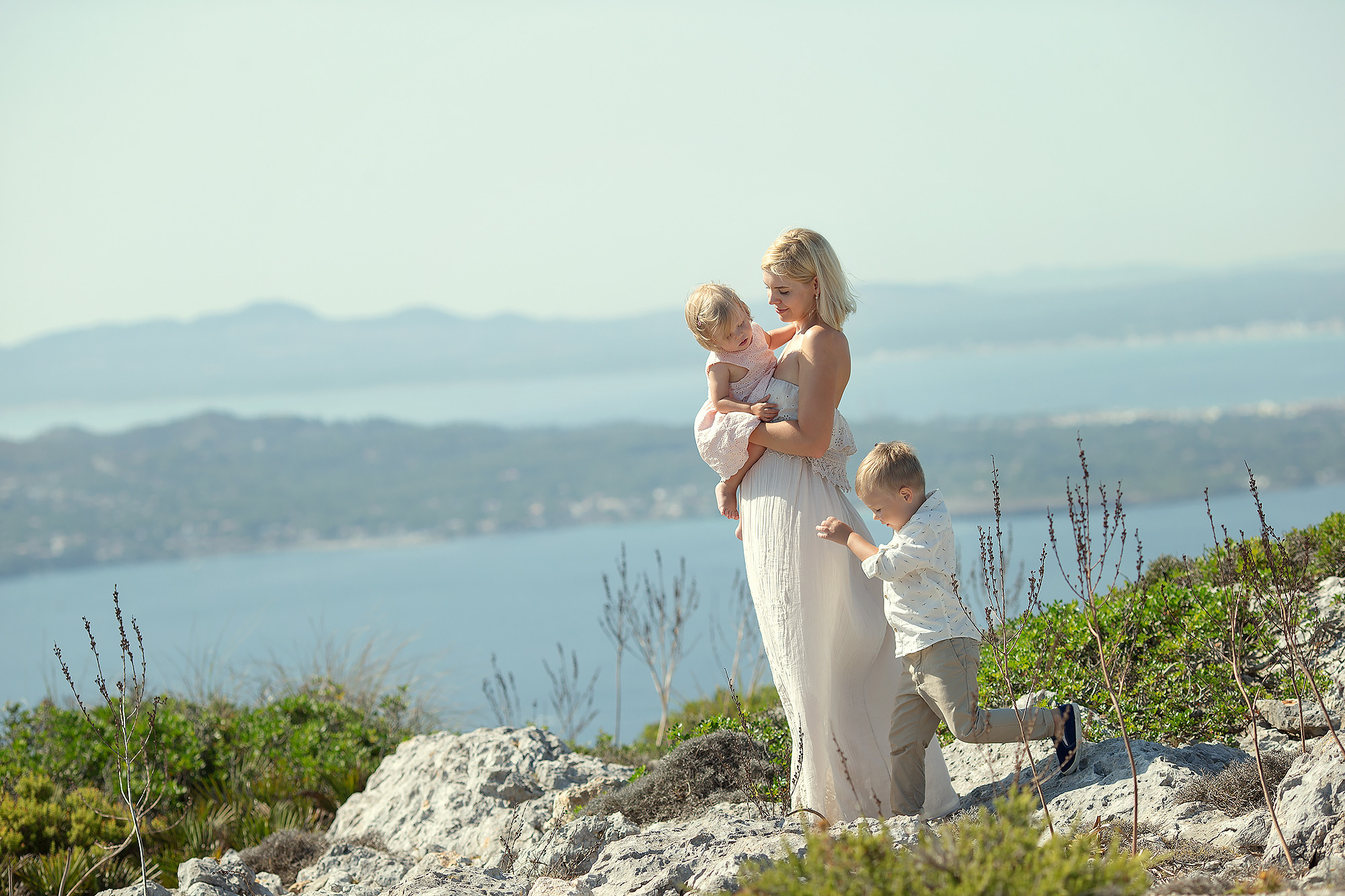 Sunny Mallorca. Children’s and family photographer Anna Krasovitskaya