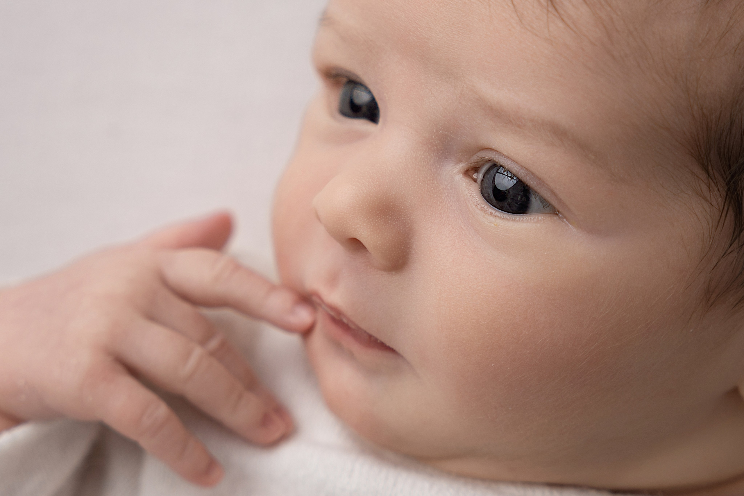 Newborn. Fotograf maternitate, nou-născuți și familie în Cluj-Napoca | Roxana Rusu