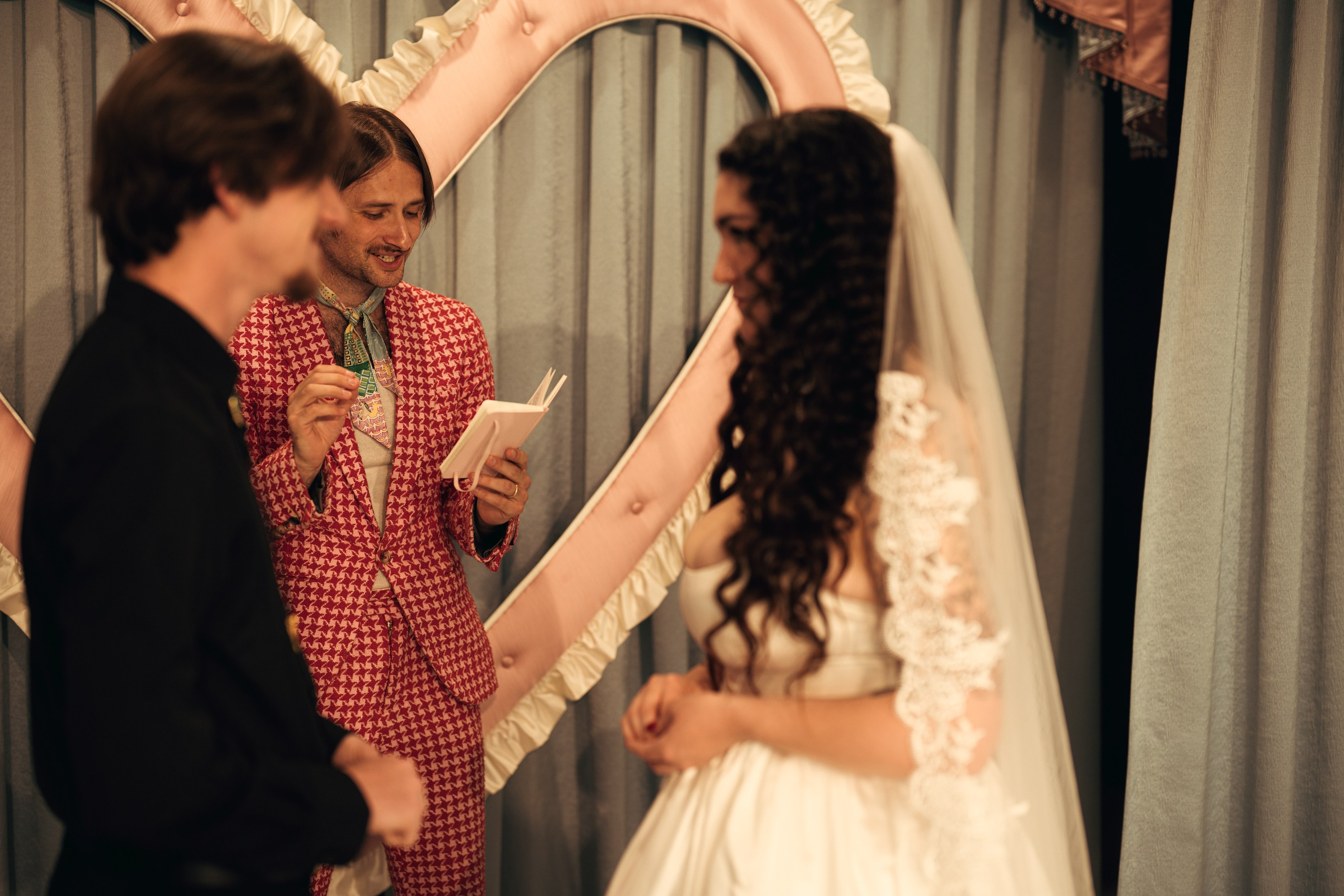 Wanda&Chance. Wedding & elopement photographer Viktoriya Kravtsov. Las Vegas