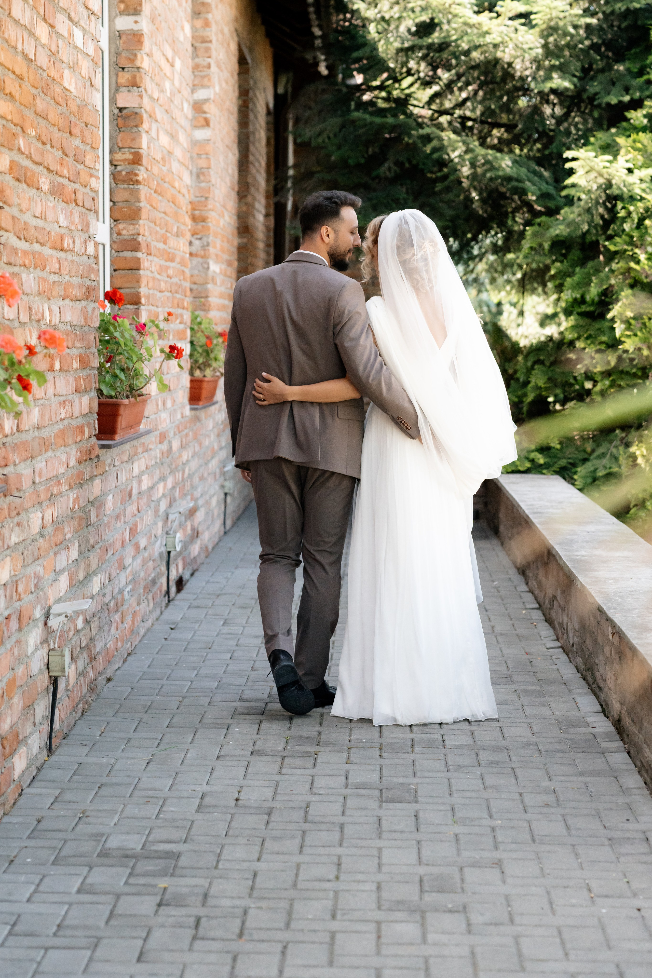 Octavia & Theo. Destination Wedding Photographer Alex Pasarelu