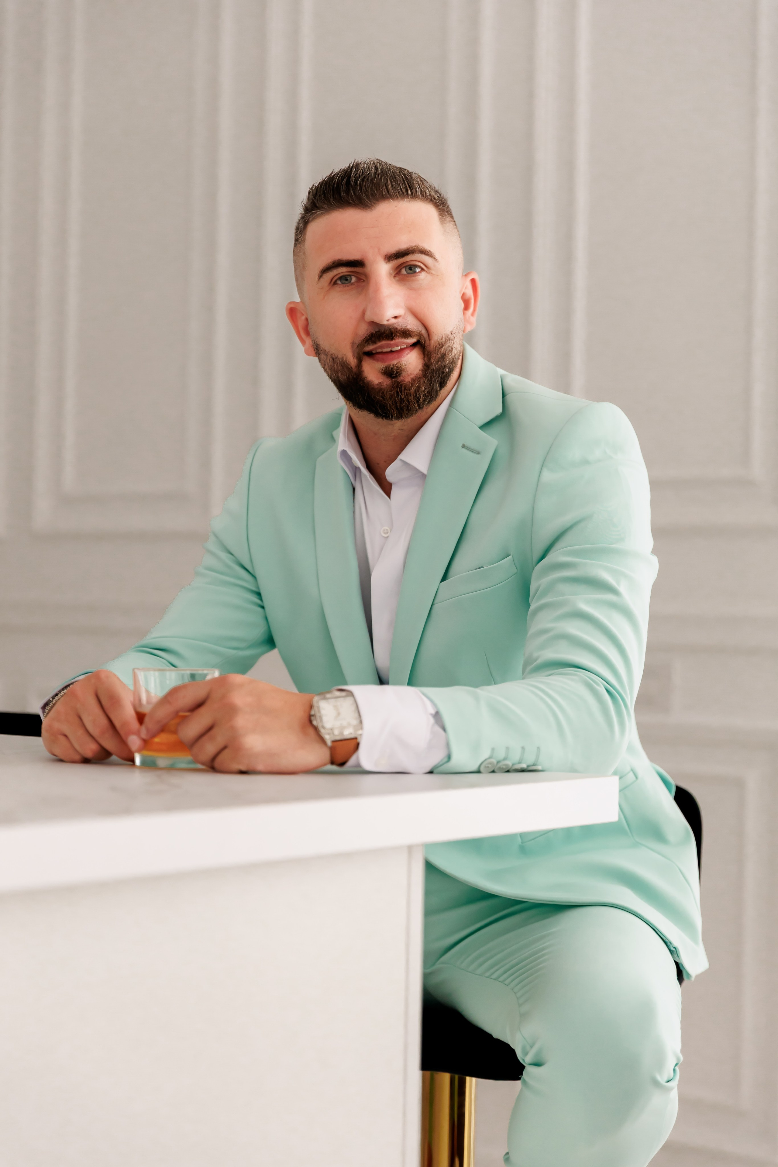 Alina & Razvan - Nuntă Pitești. Fotograf Profesionist Pitesti-Bucuresti| Mircea Seinea