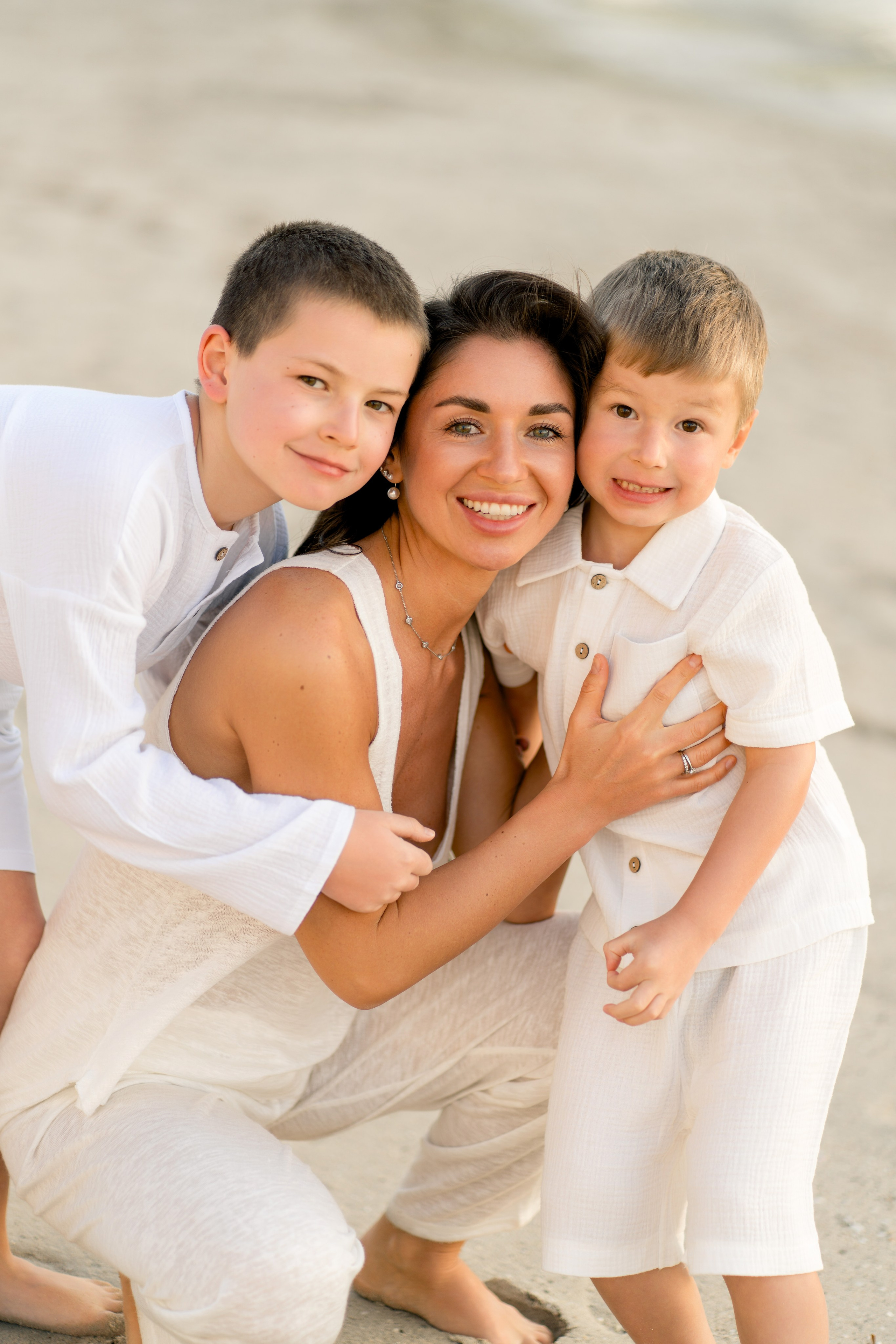 Minimalist family photoshoot at Reem Island Abu Dhabi outdoors