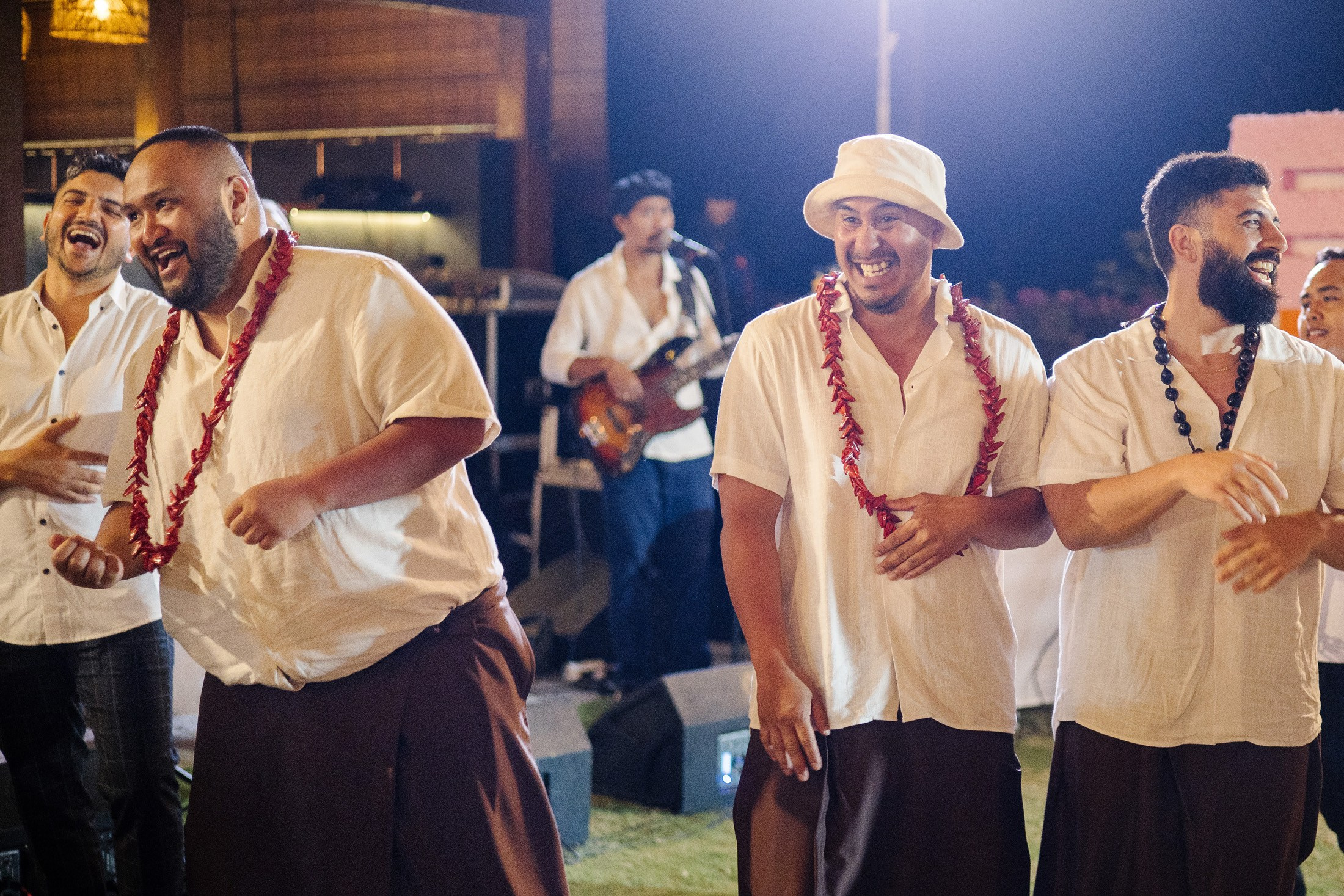 Big funny wedding with guests in paradise Bali island. Get.it.feel — Aesthetic Photography and Videography