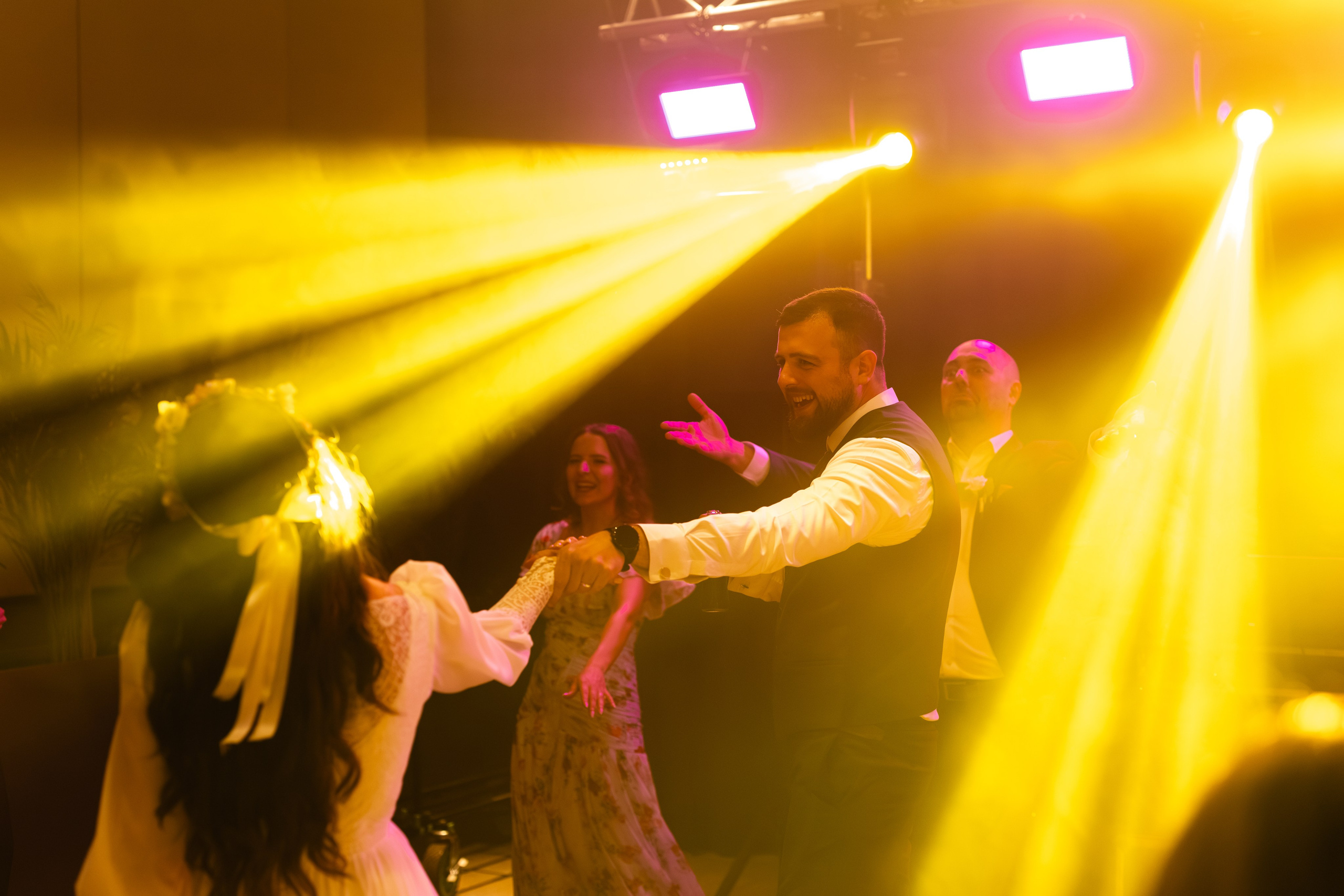 Flori & Cosmin. Main