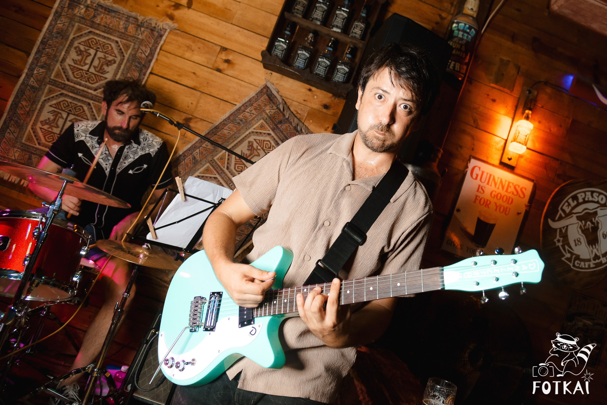 Reportaje fotográfico de FOTKAI | Get Back en El Paso Bar | Torrevieja, España, 12 de julio de 2025