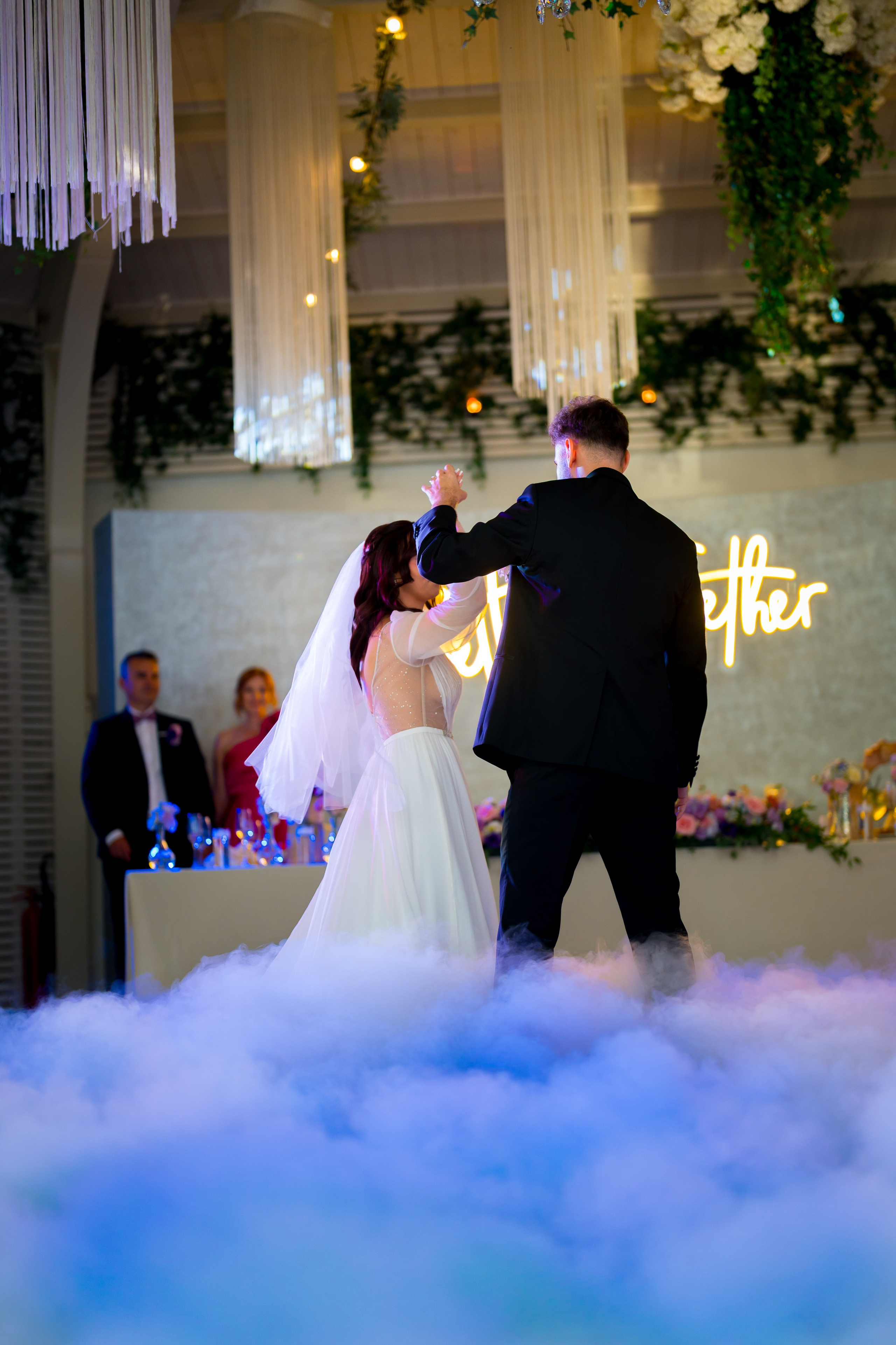 PARTY. Gabriel Florea — Fotograf nuntă București