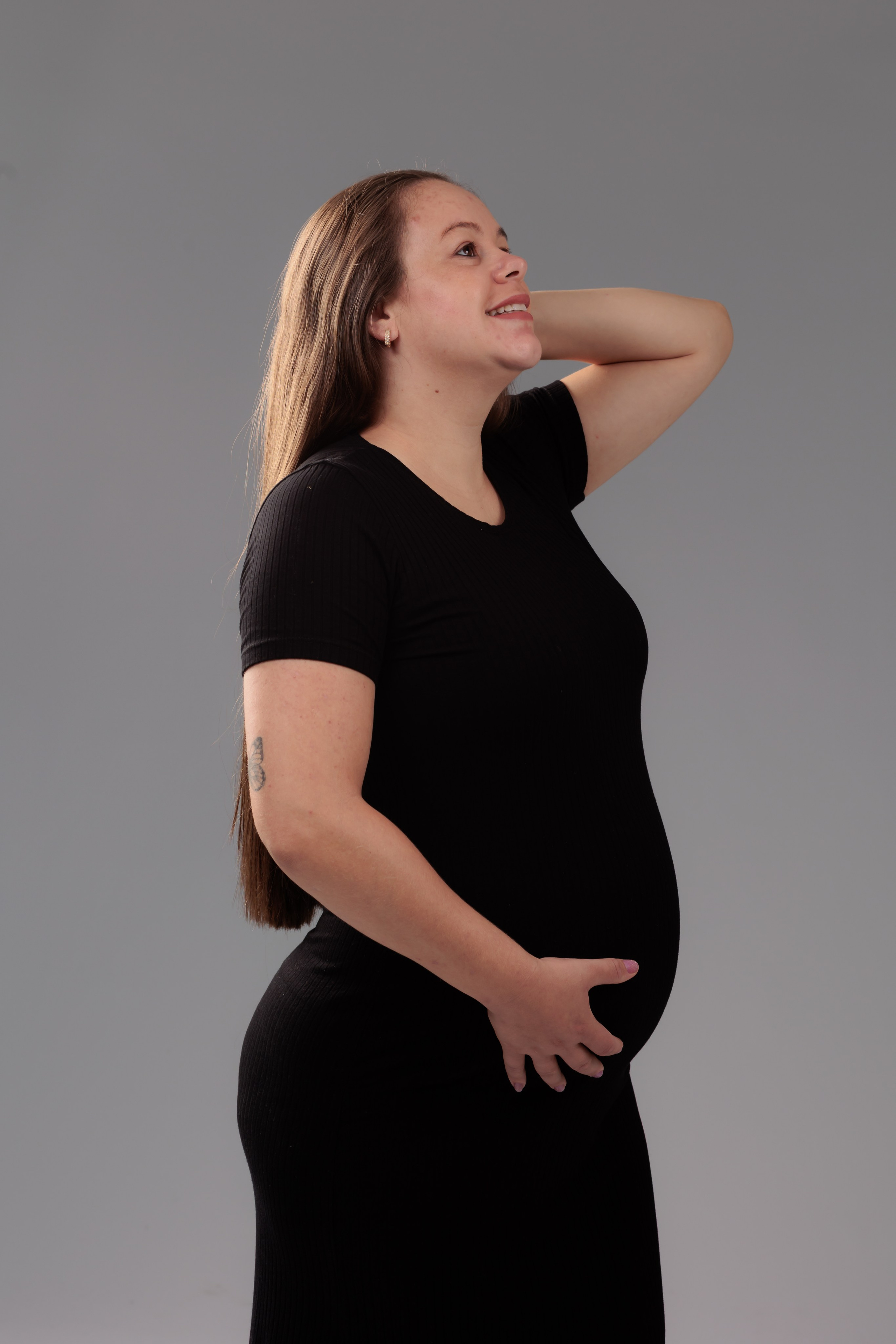 Ensaio gestante com iluminação de estúdio em Indaial Timbó e Blumenau