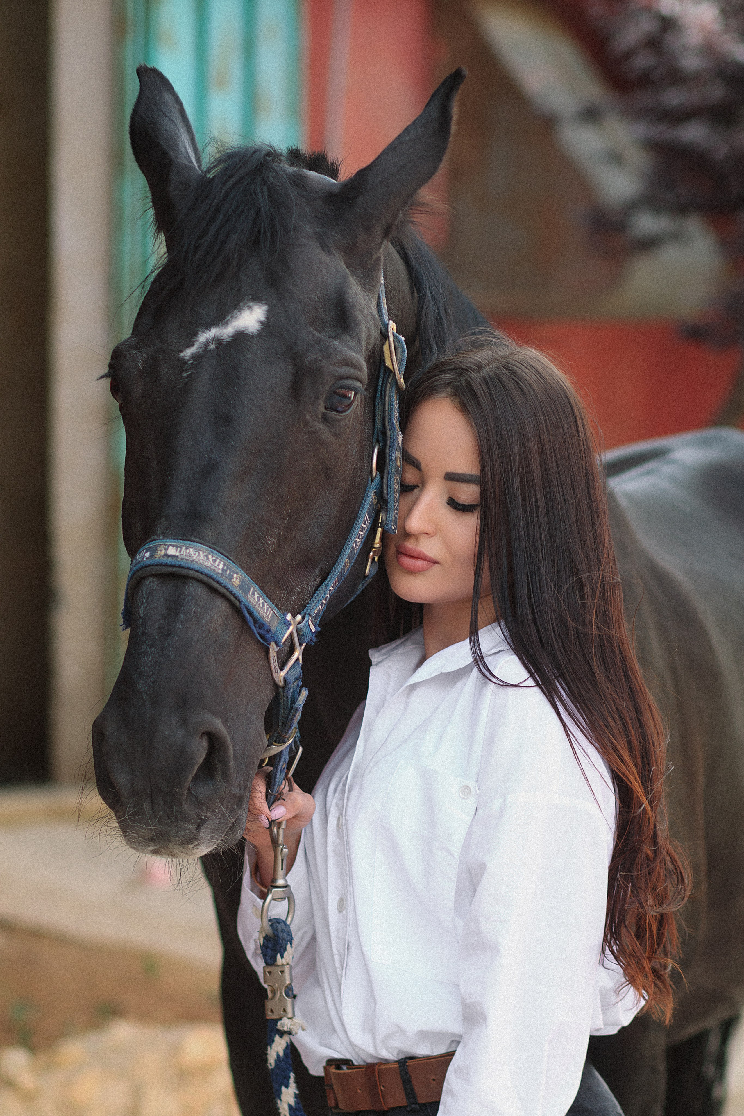 Anastasia — Walk with the horse. Veronika Basova | Photographer | Cinematic & Magazine | Amman, Jordan