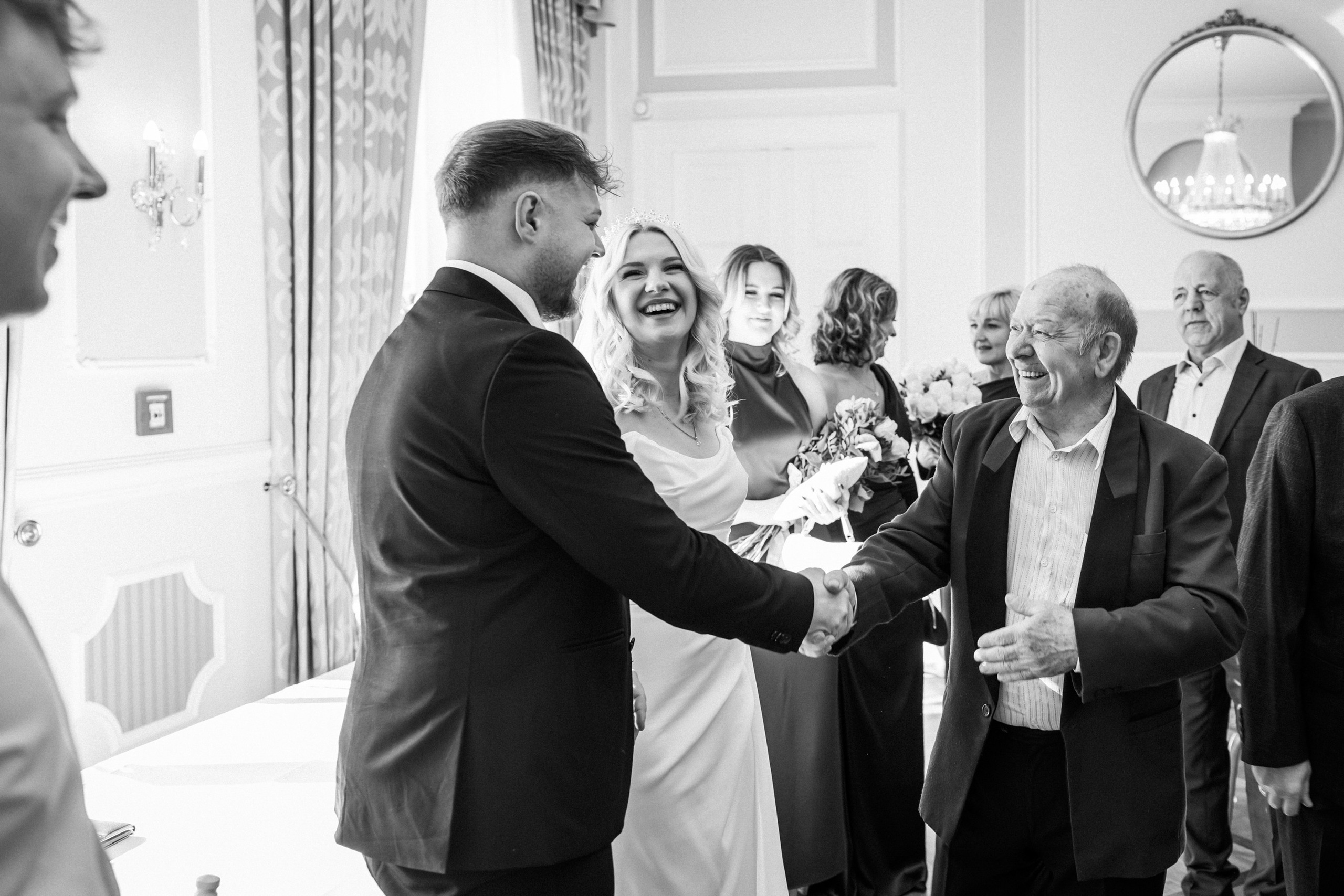 Standesamtliche Trauung Ovelgönne – Natürliche Hochzeitsfotos & Emotionale Reportagen!. Hochzeitsfotografin in Gütersloh | Authentische Hochzeitsreportagen | TK Photographie