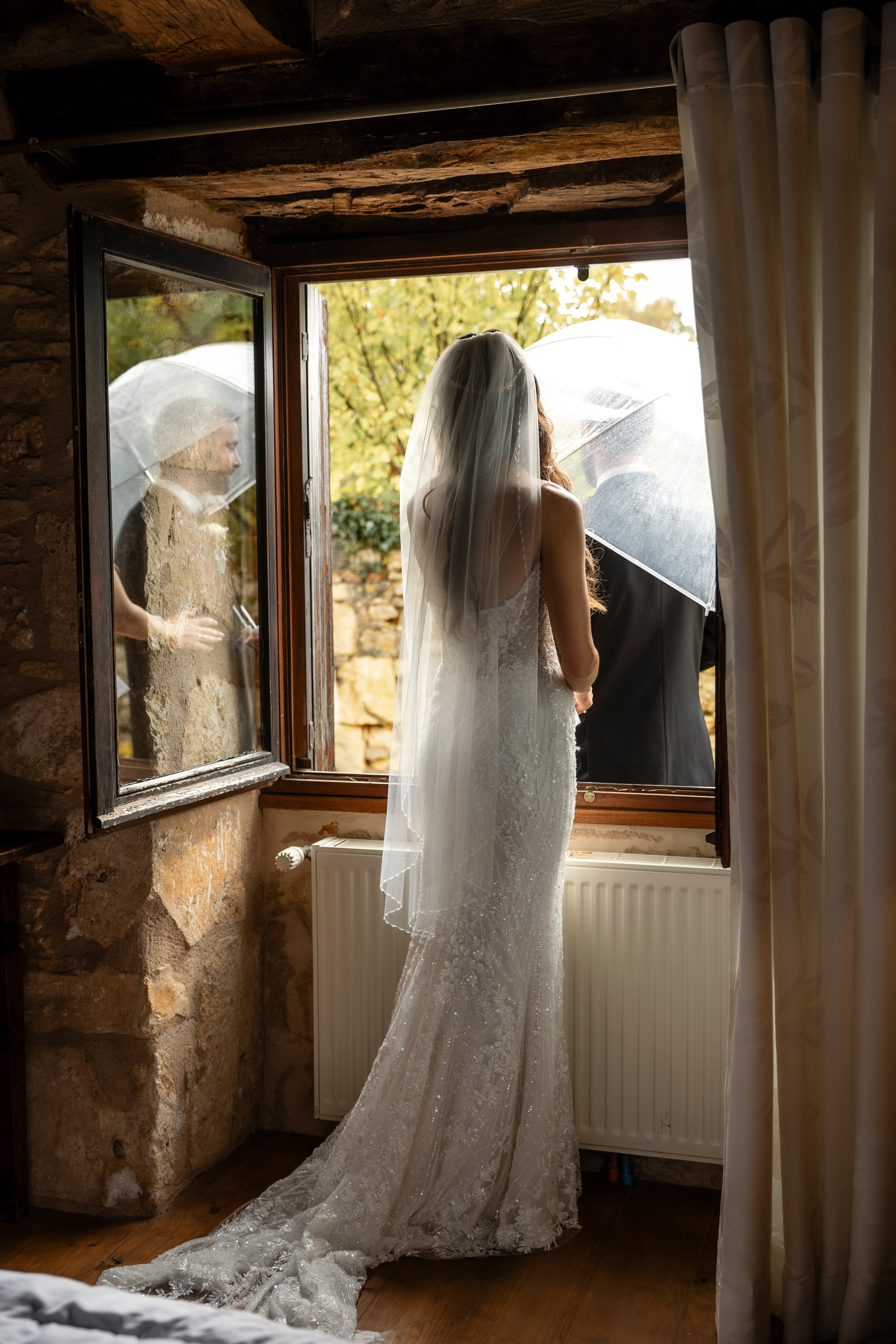 A romantic rainy-day wedding at Château Lagut. Eugénie Smirnova — photographe à Toulouse et dans le sud-ouest de la France