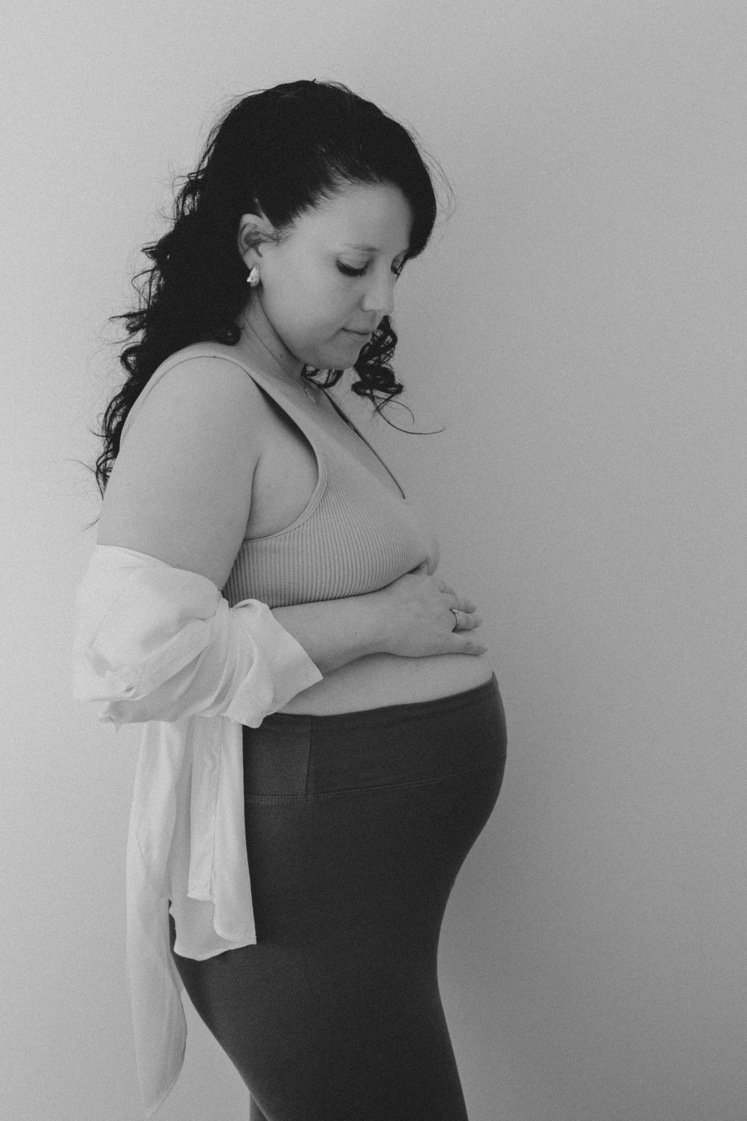 Sesión familiar embarazo. Fotografía profesional en Calafell - Elena Medvedeva