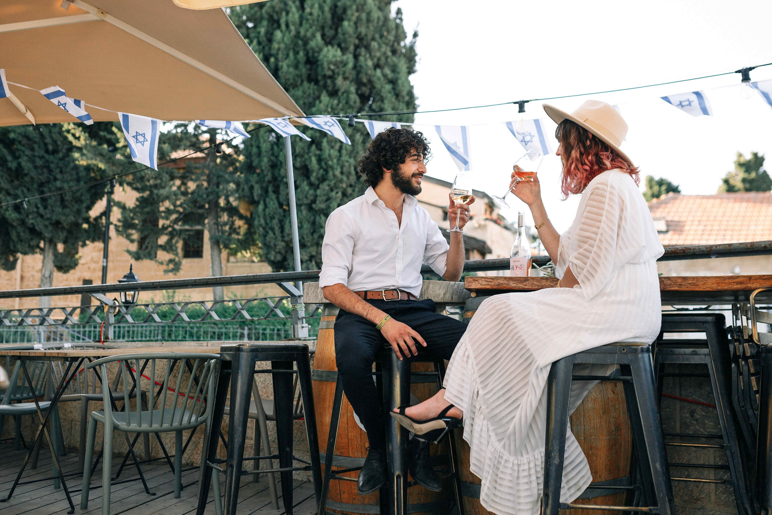 WINE AND LOVERS. PHOTOGRAPHER IN ISRAEL