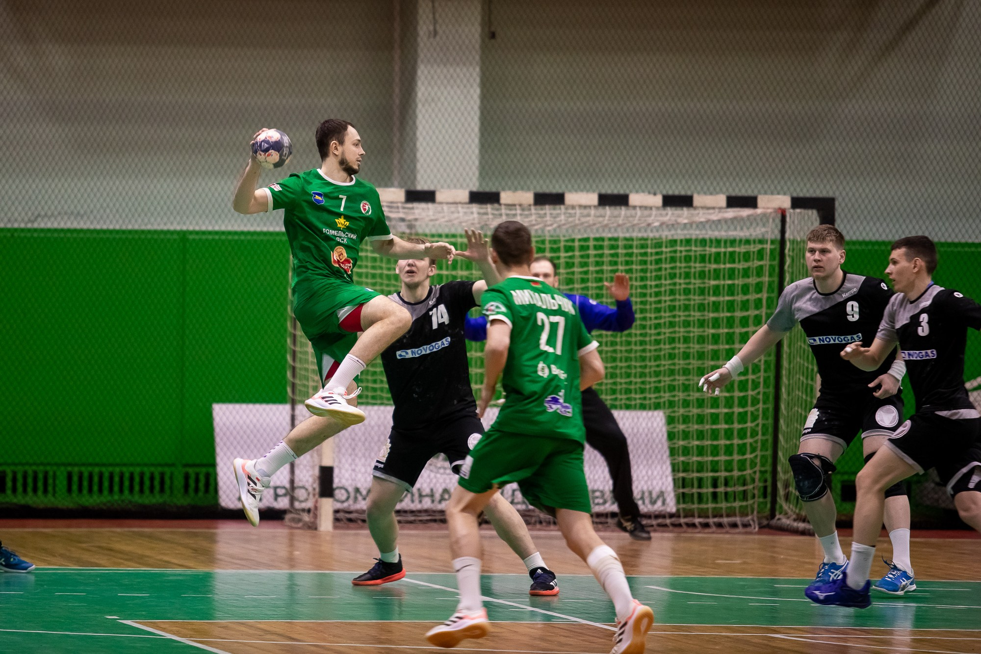 Спортивные фоторепортажи с гандбольных матчей