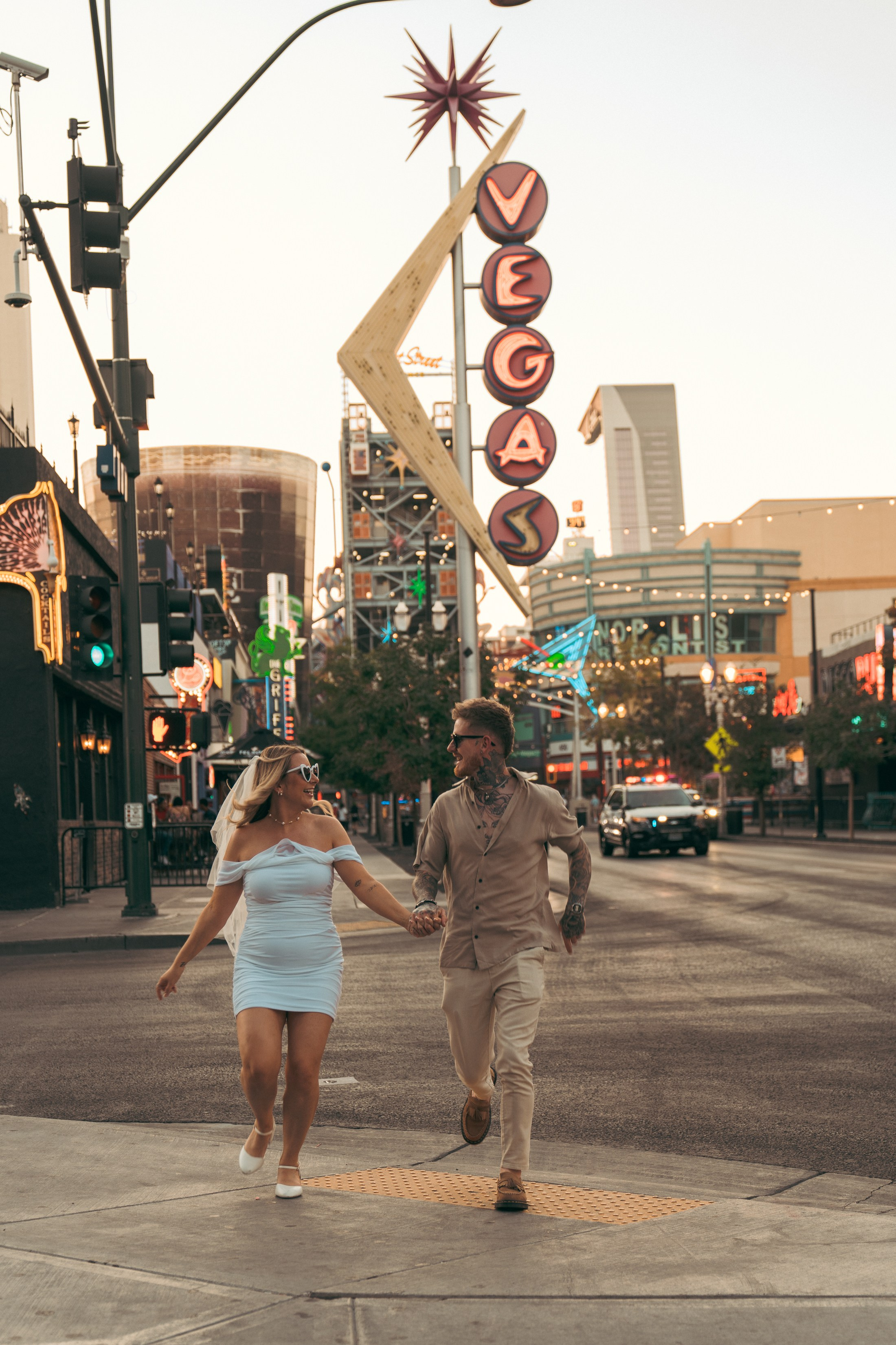 Nia& Joe. Wedding & elopement photographer Viktoriya Kravtsov. Las Vegas