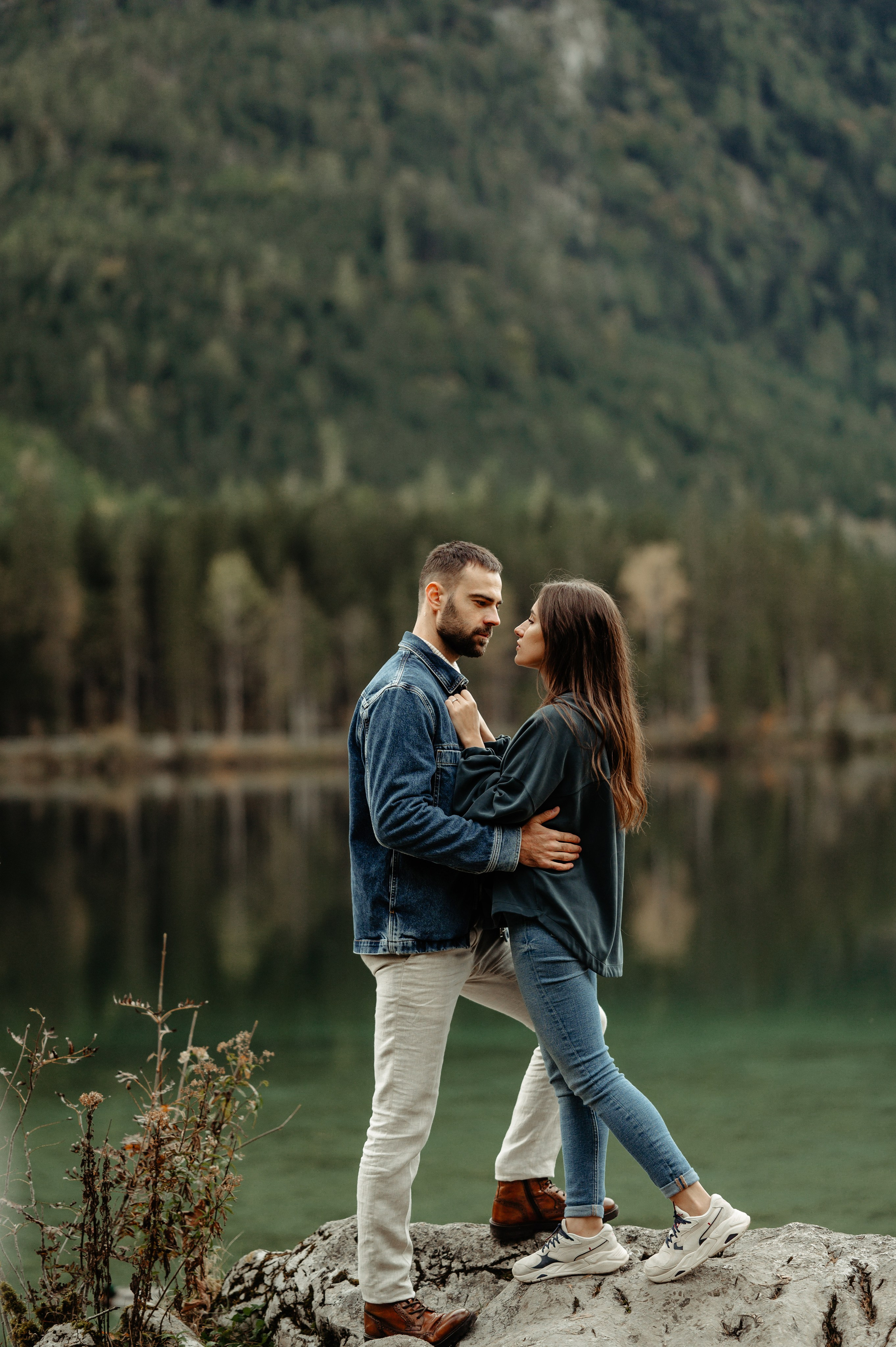 Denis Hanganu din Clanul si sotia lui Raluca, in Hintersee Austria. Proud Vision Weddings | Wedding Photography & Film — Servicii profesionale Foto Video Nunta Iasi