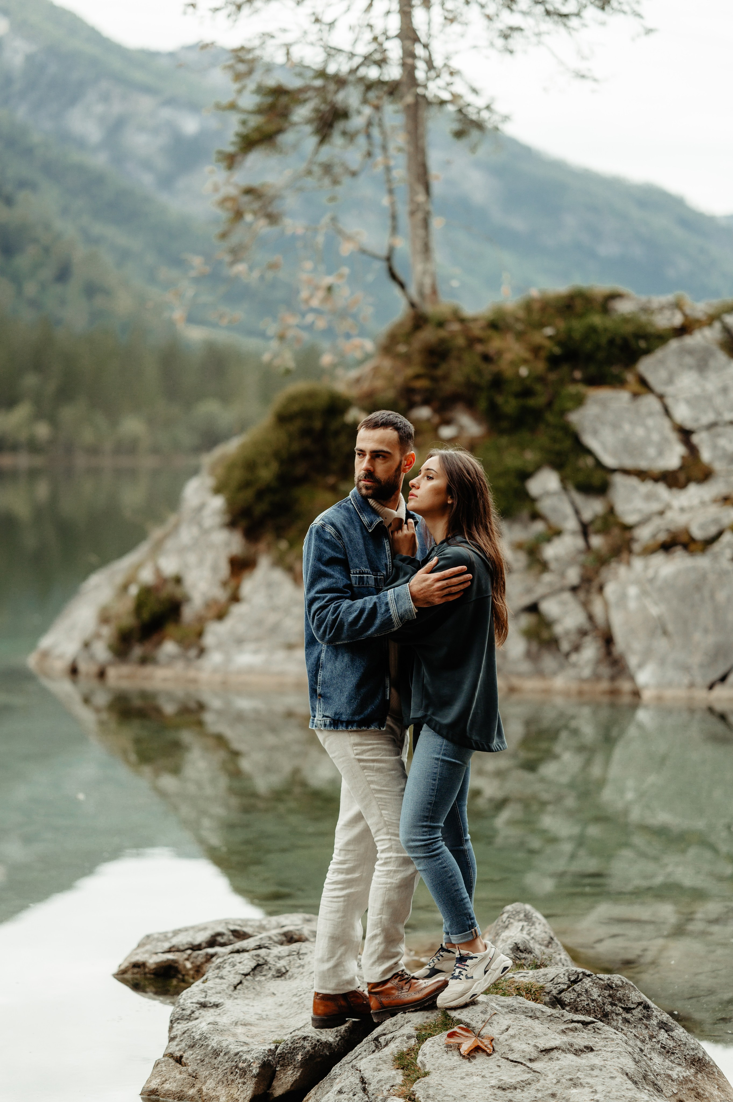 Denis Hanganu din Clanul si sotia lui Raluca, in Hintersee Austria. Proud Vision Weddings | Wedding Photography & Film — Servicii profesionale Foto Video Nunta Iasi