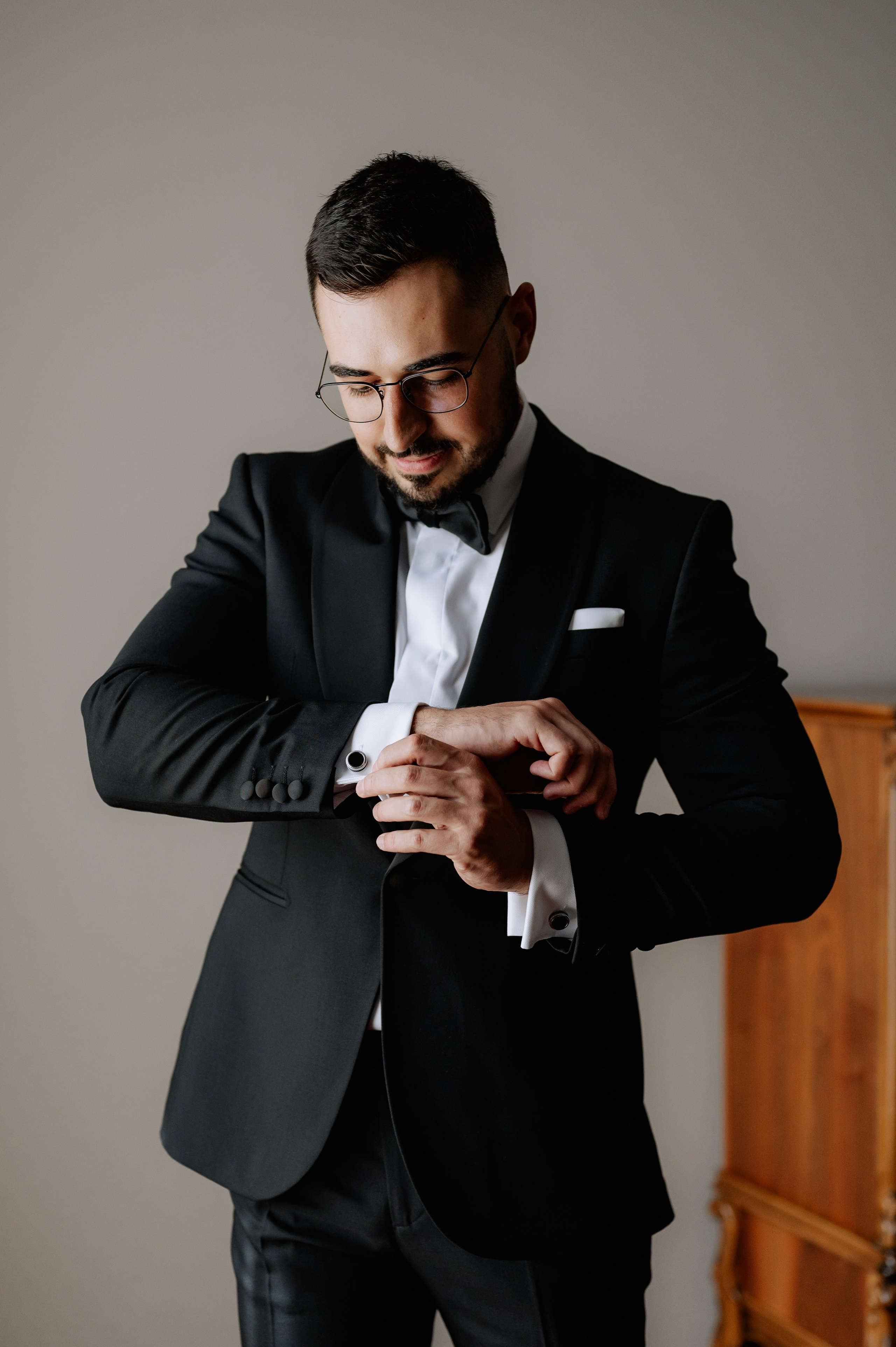 Cununie civila in aer liber , artificii de zi colorate , decor nunta , nunta la Hotel Traian. Proud Vision Weddings | Wedding Photography & Film — Servicii profesionale Foto Video Nunta Iasi