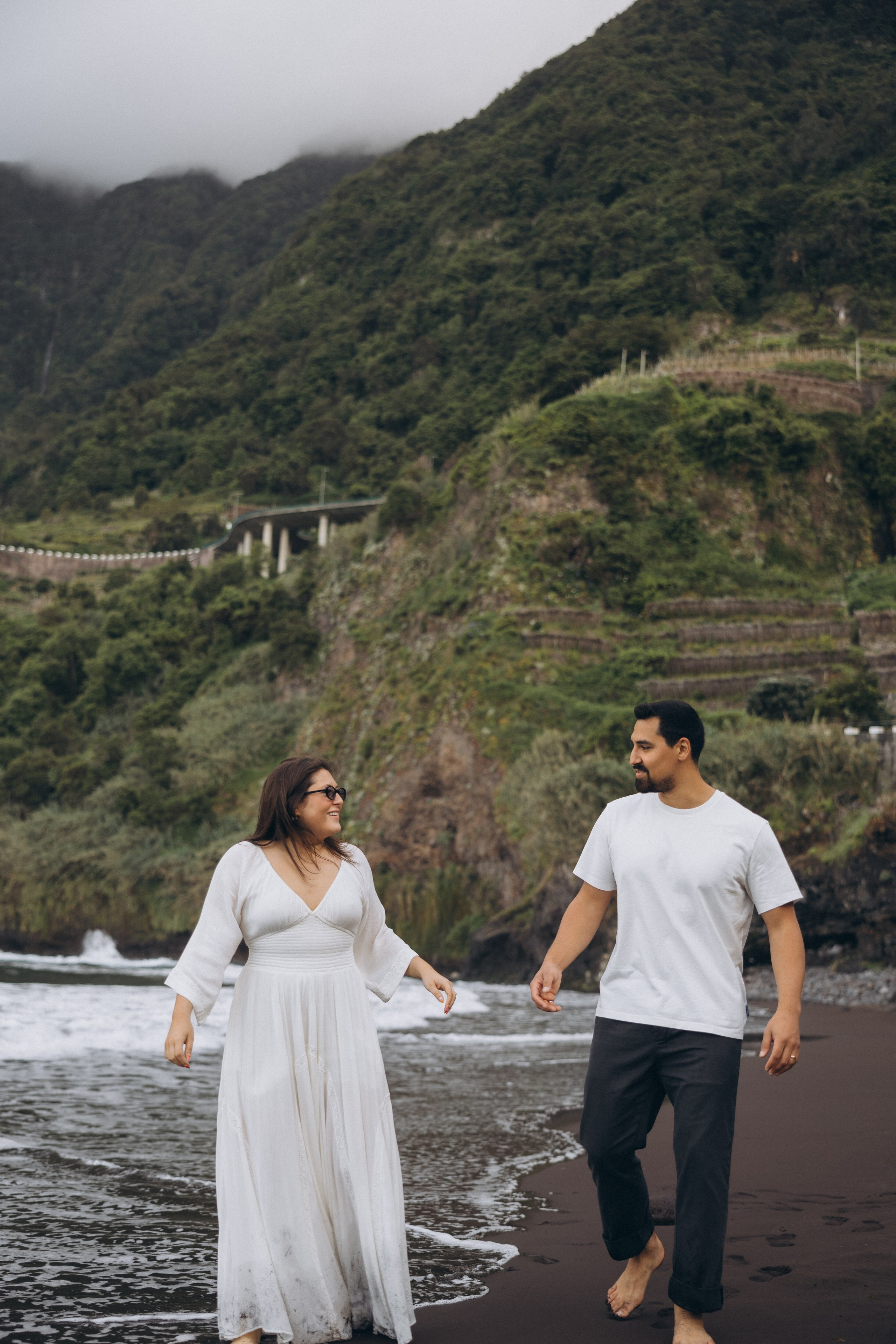 Love story on Seixal beach