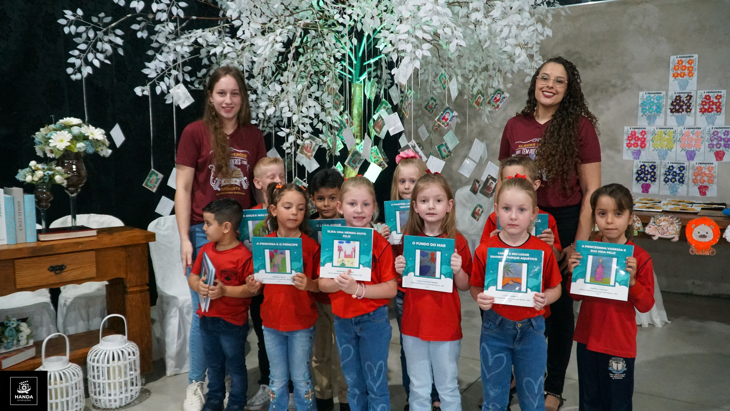 Noite autógrafos colégio Aurélio Buarque de Holanda. Handa Produções