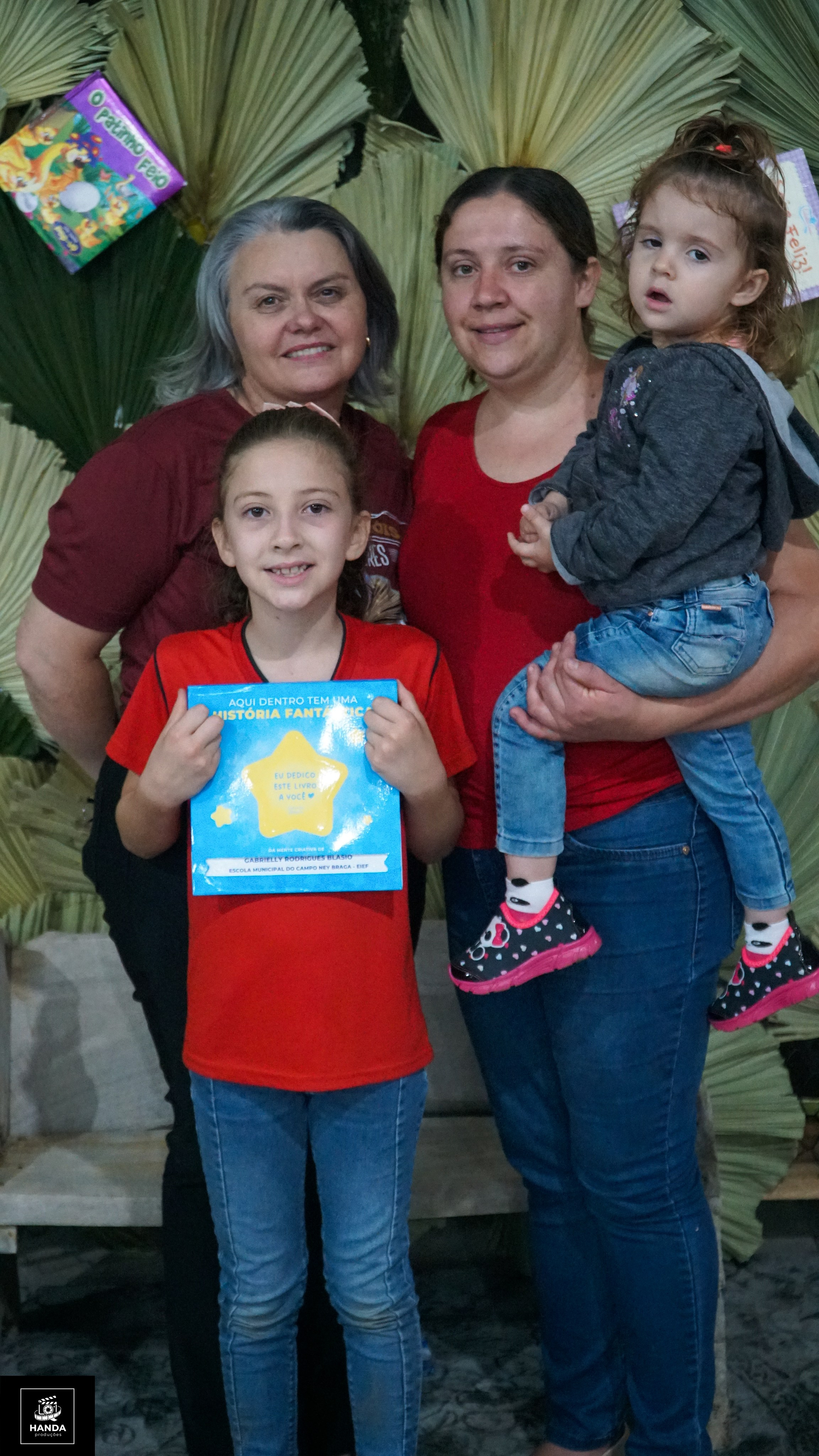 Noite autógrafos colégio Aurélio Buarque de Holanda. Handa Produções