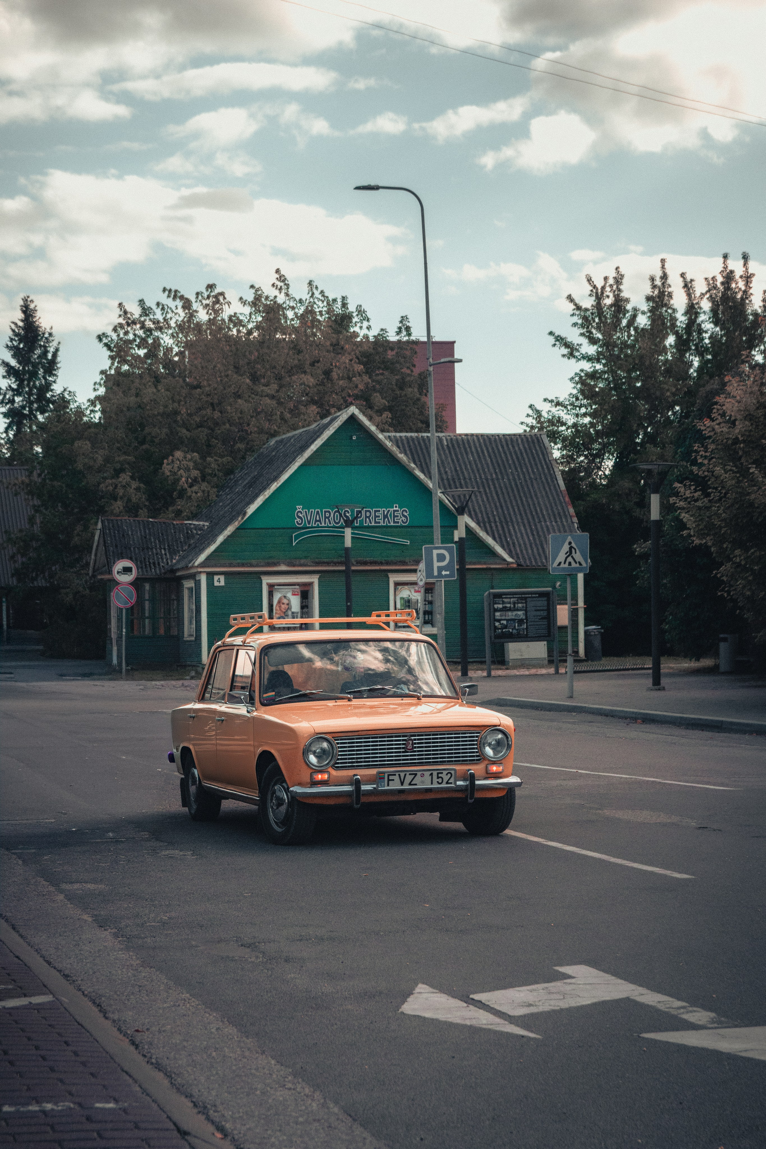 Street. Portrait and Street photographer in Vilnius Edgar Shaipunas