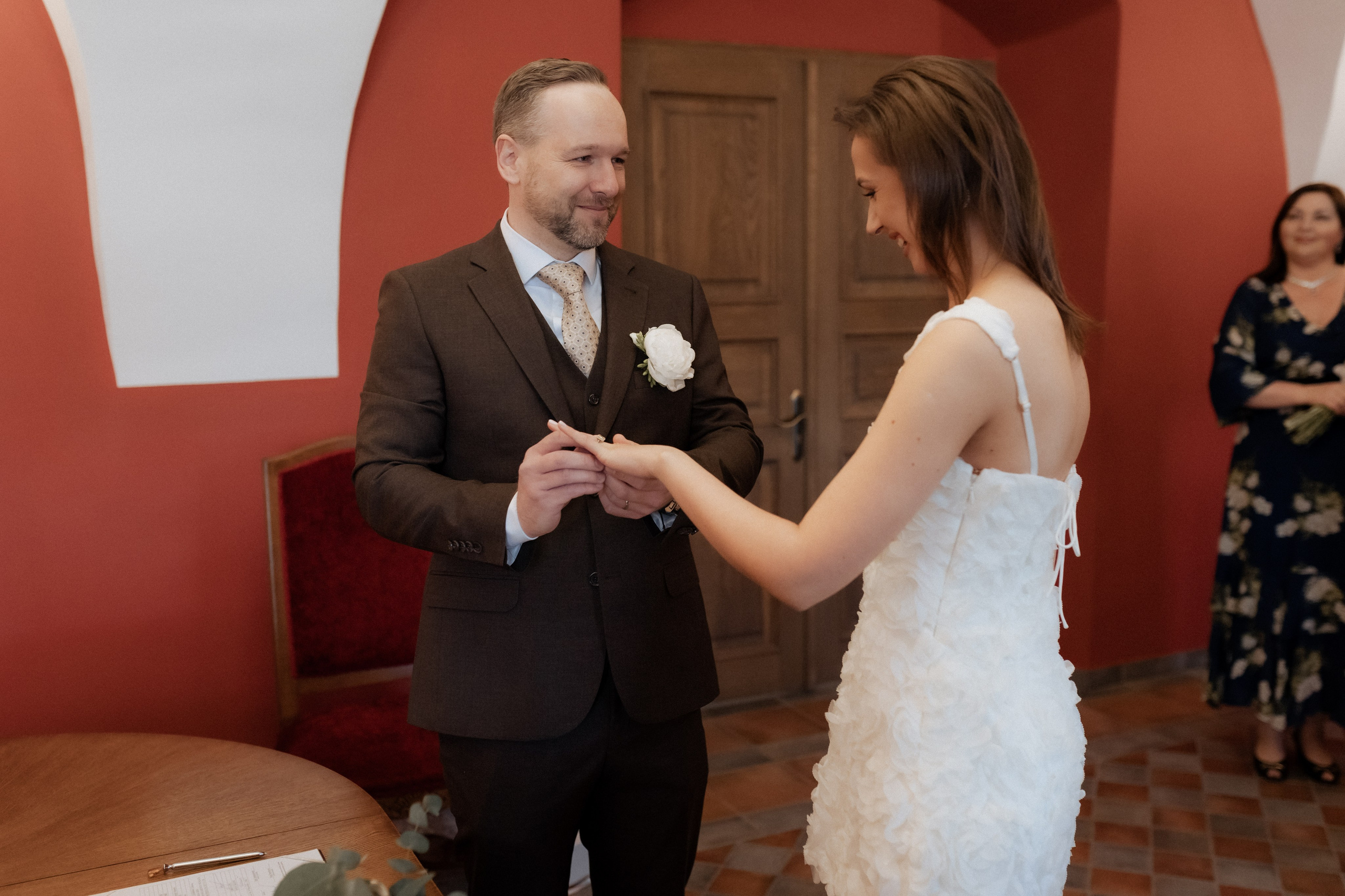 Monika ir Vytautas — miestu alsuojanti trumpa jaunųjų fotosesija Kaune