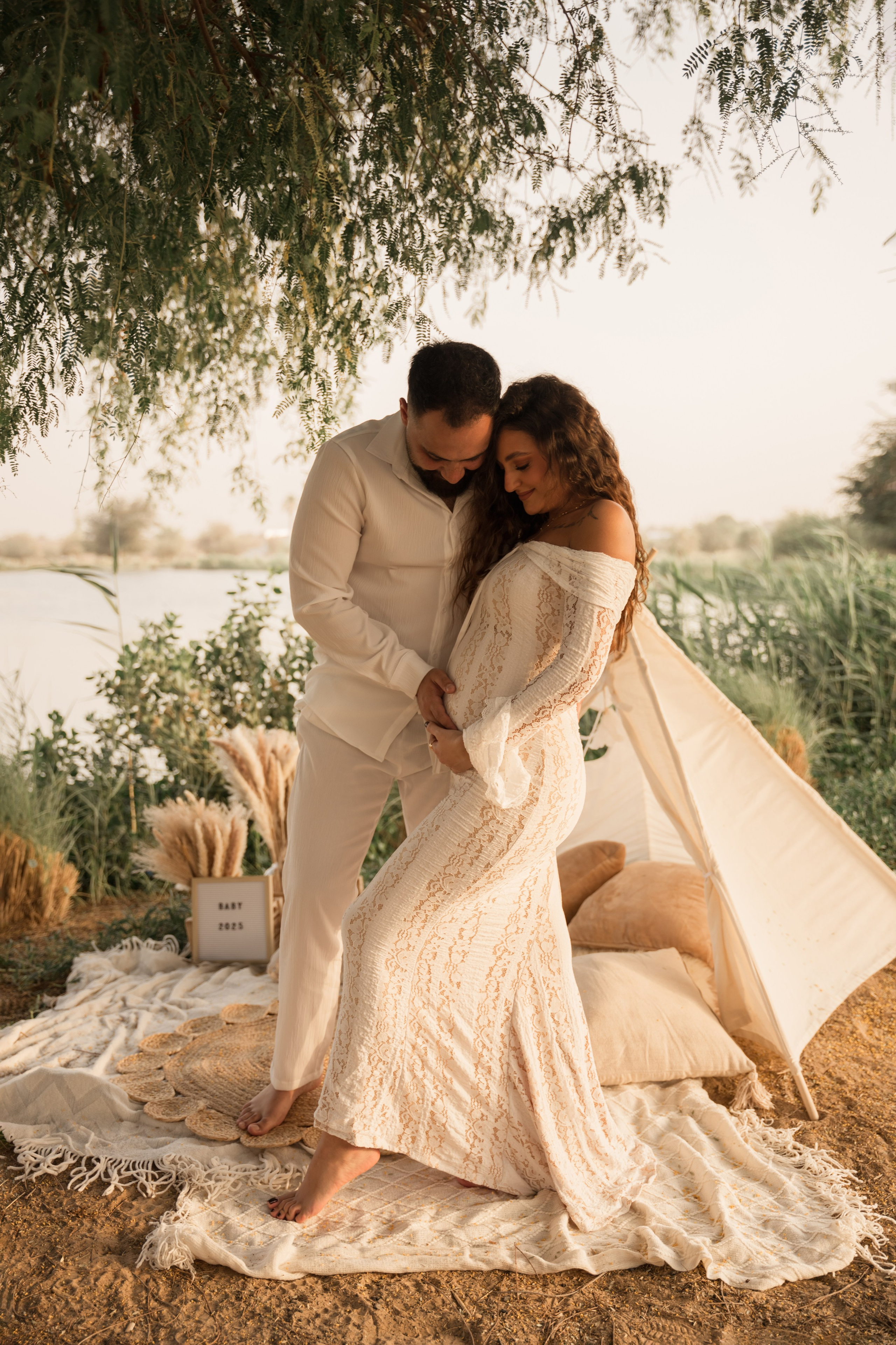 By the Lake of Dreams. Angela Iakovleva — Family Photographer in Dubai