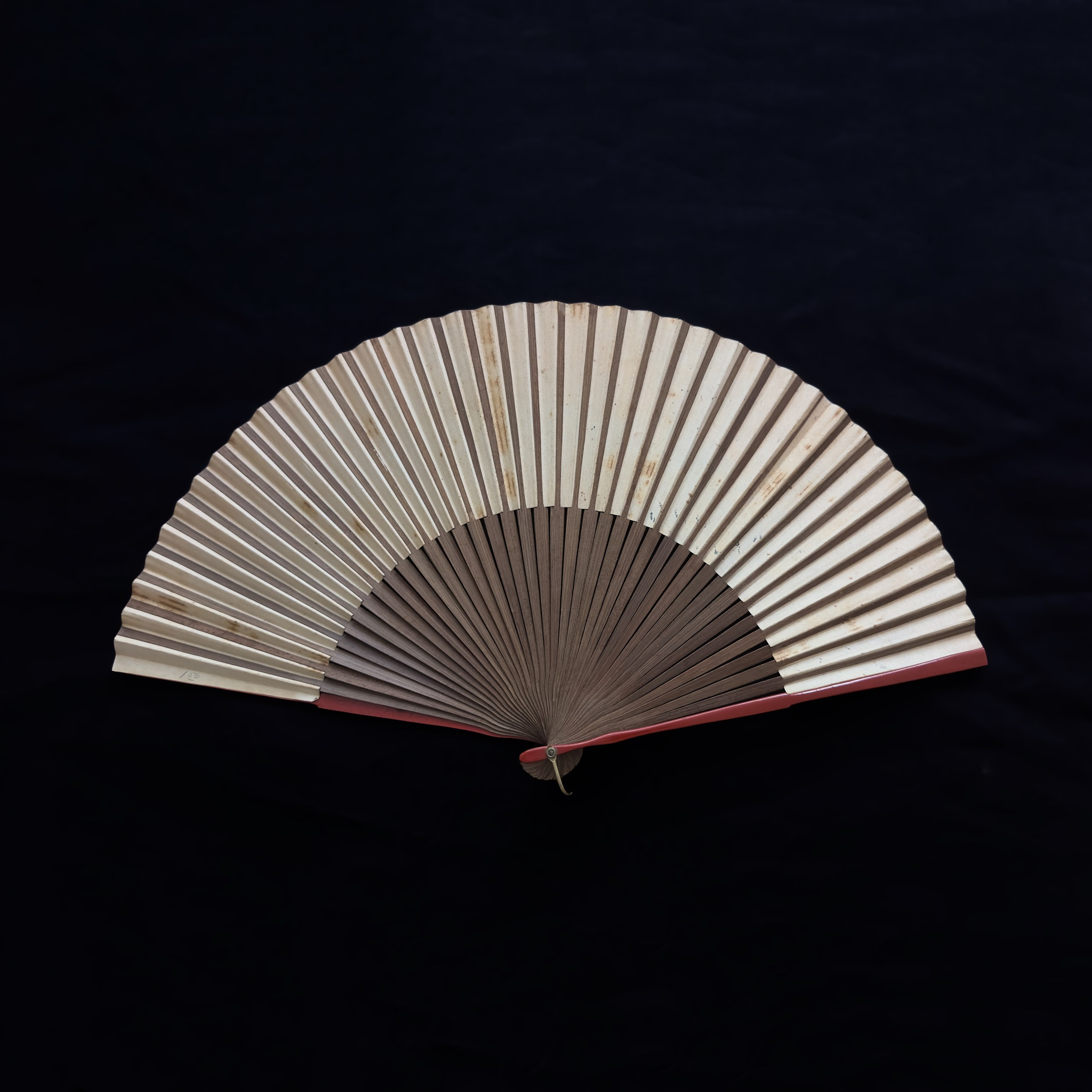 Paperfan. Современнные и актикварные украшения в Барселоне, Москве и Санкт-Петербурге