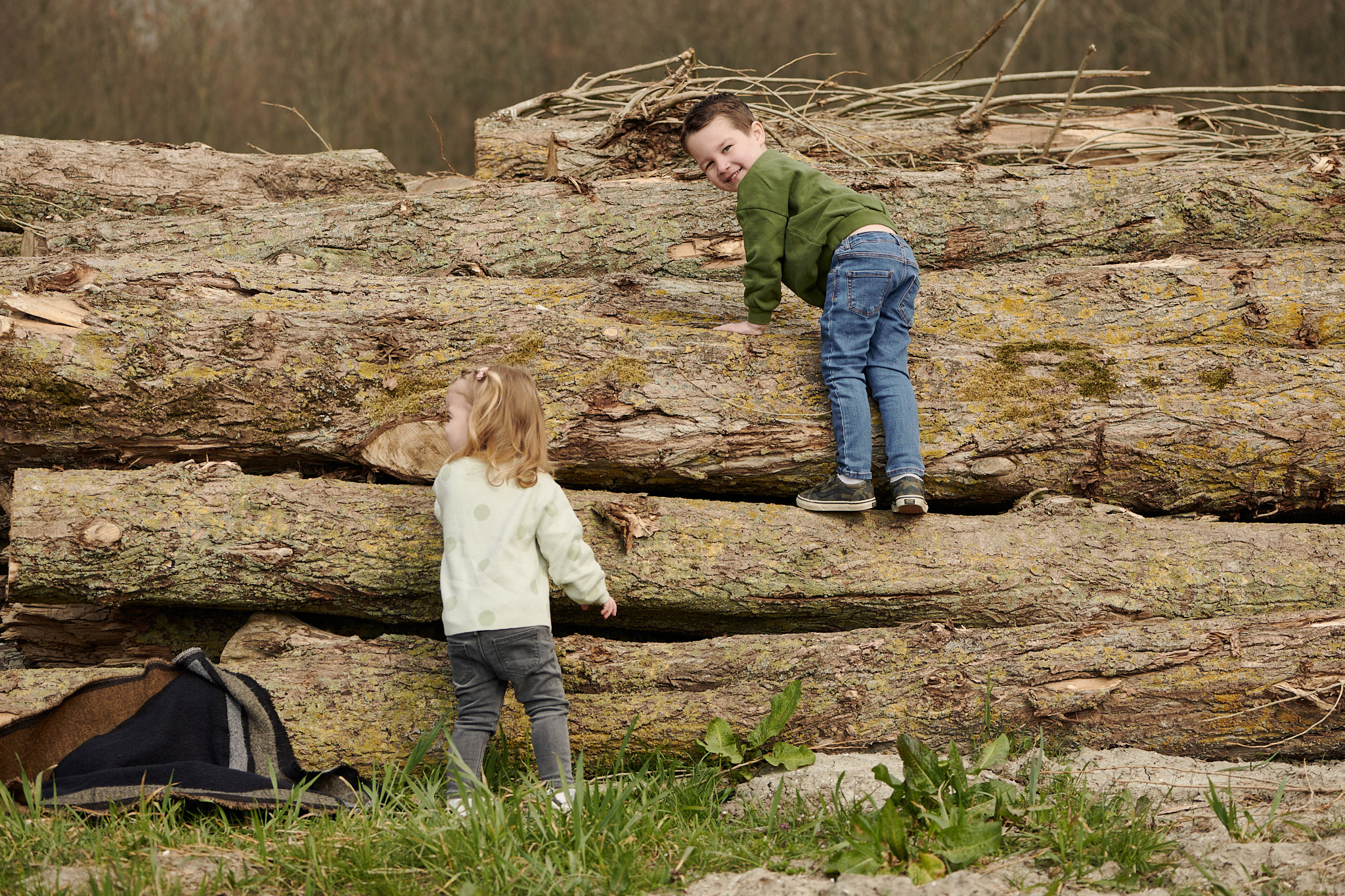 Family photosession in the park. Portrait and Wedding Photographer Brussels & Amsterdam