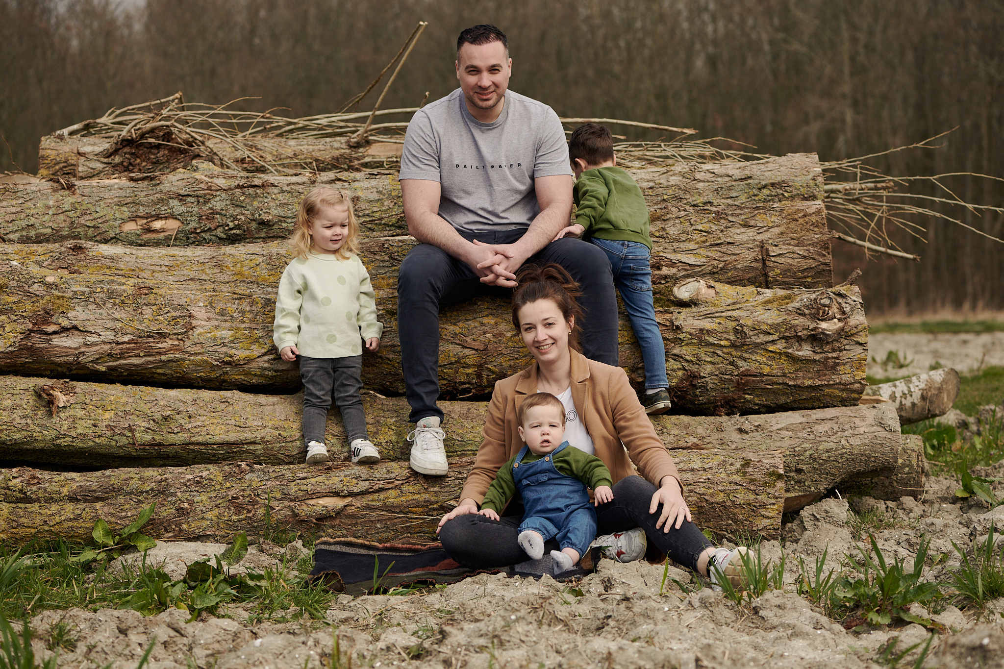 Family photosession in the park. Portrait and Wedding Photographer Brussels & Amsterdam