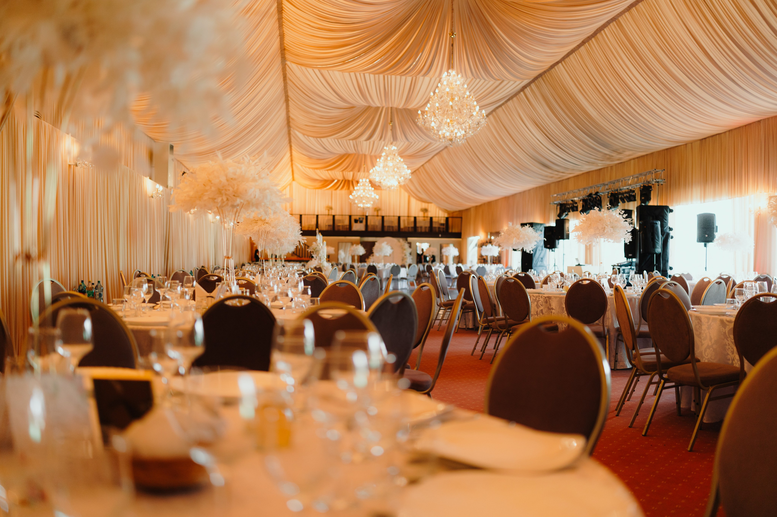 Interioare și Spații - Foto