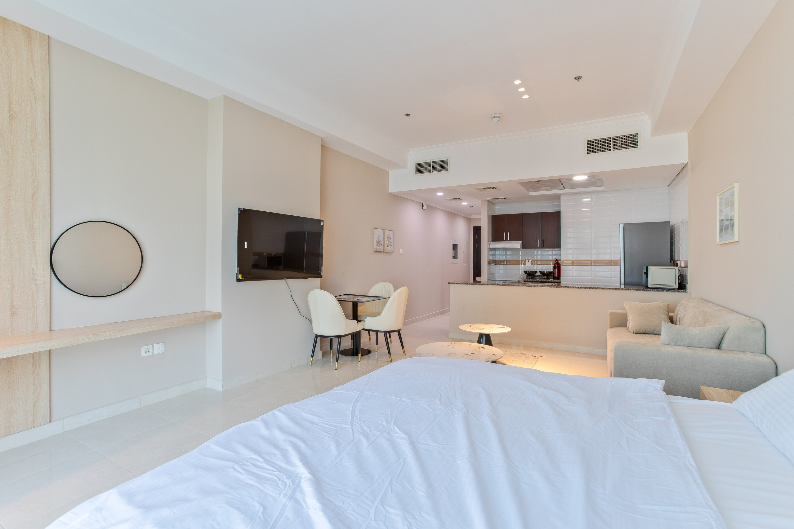 Court Tower. Samy Mar Boy │Portrait, Automotive and Real Estate Photographer