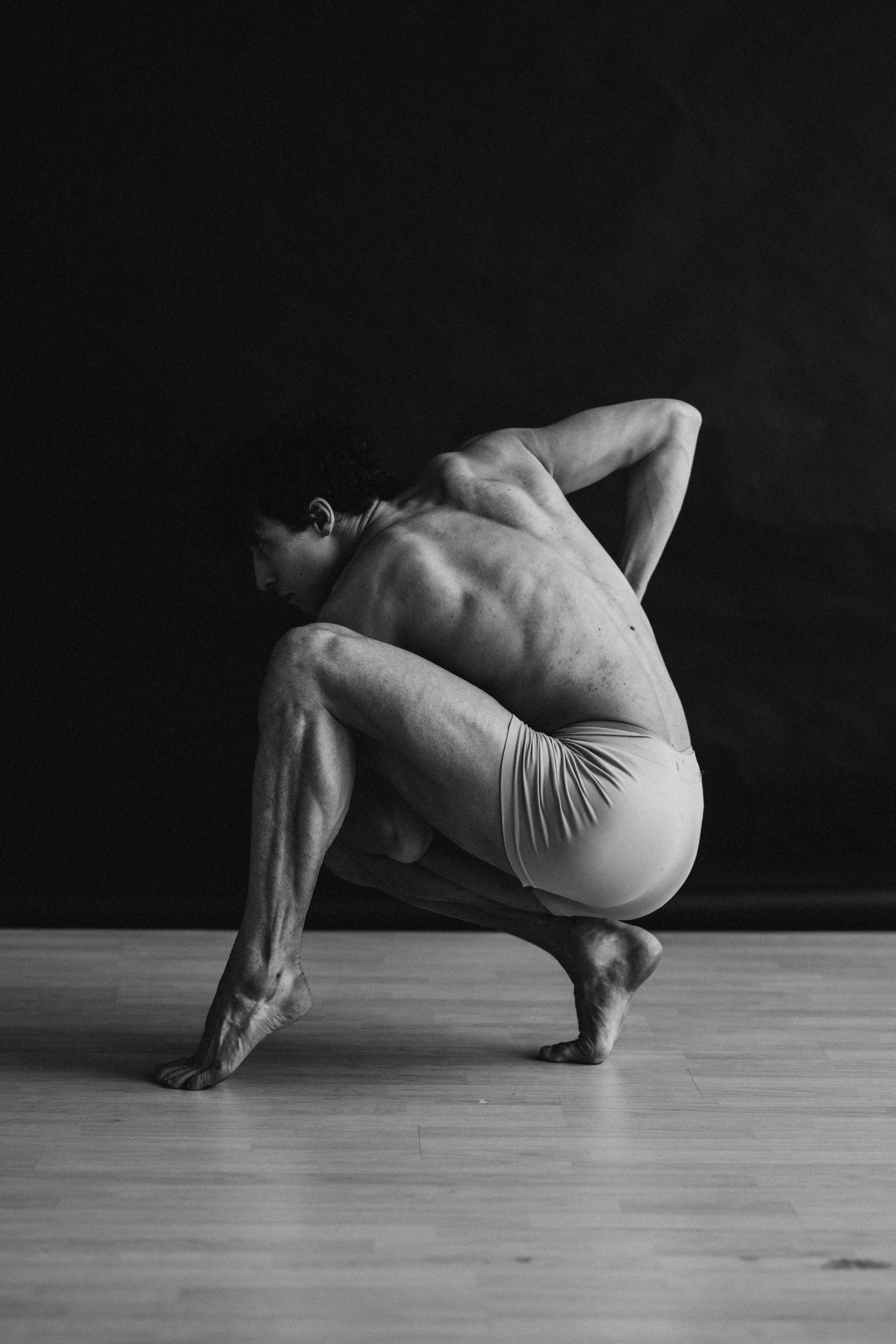 DANCERS. Victoria Olonen – Cinematic Portrait Artist | Helsinki & Europe