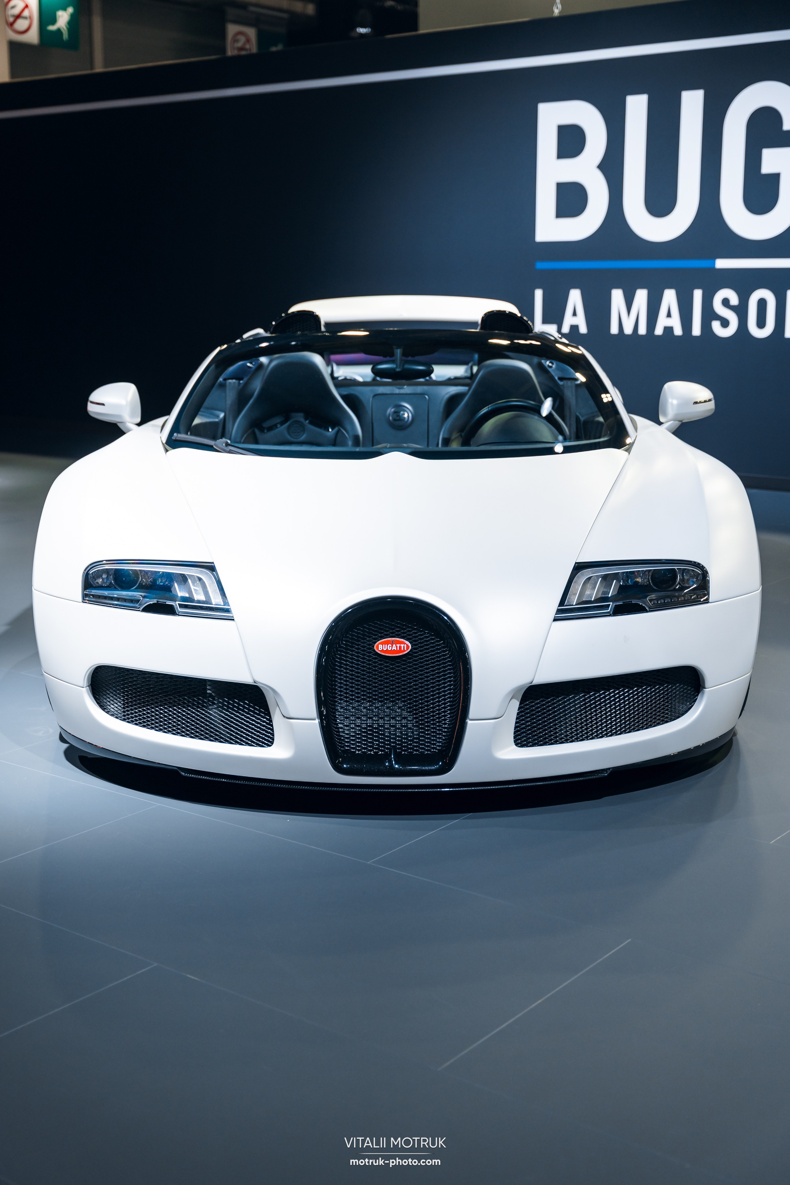 Retromobile 2026. Photographe de voitures à Paris — Vitalii Motruk