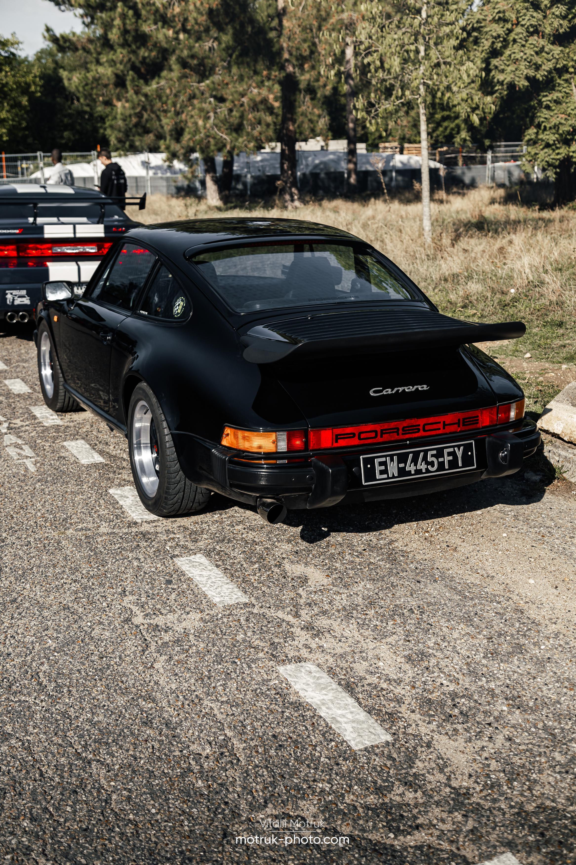 Rassemblement a l’Auteuil. Photographe de voitures à Paris — Vitalii Motruk