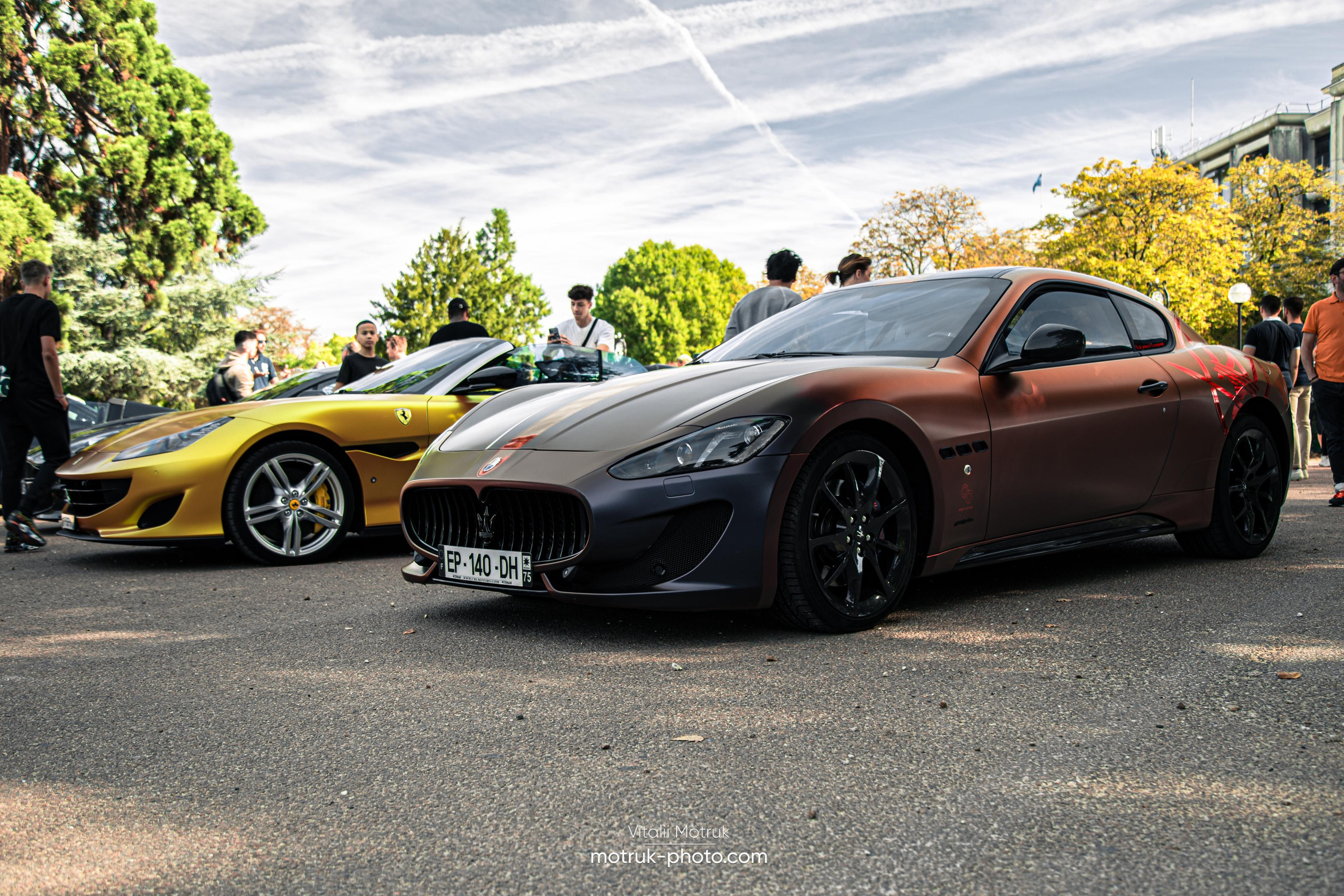 Rassemblement a l’Auteuil. Photographe de voitures à Paris — Vitalii Motruk