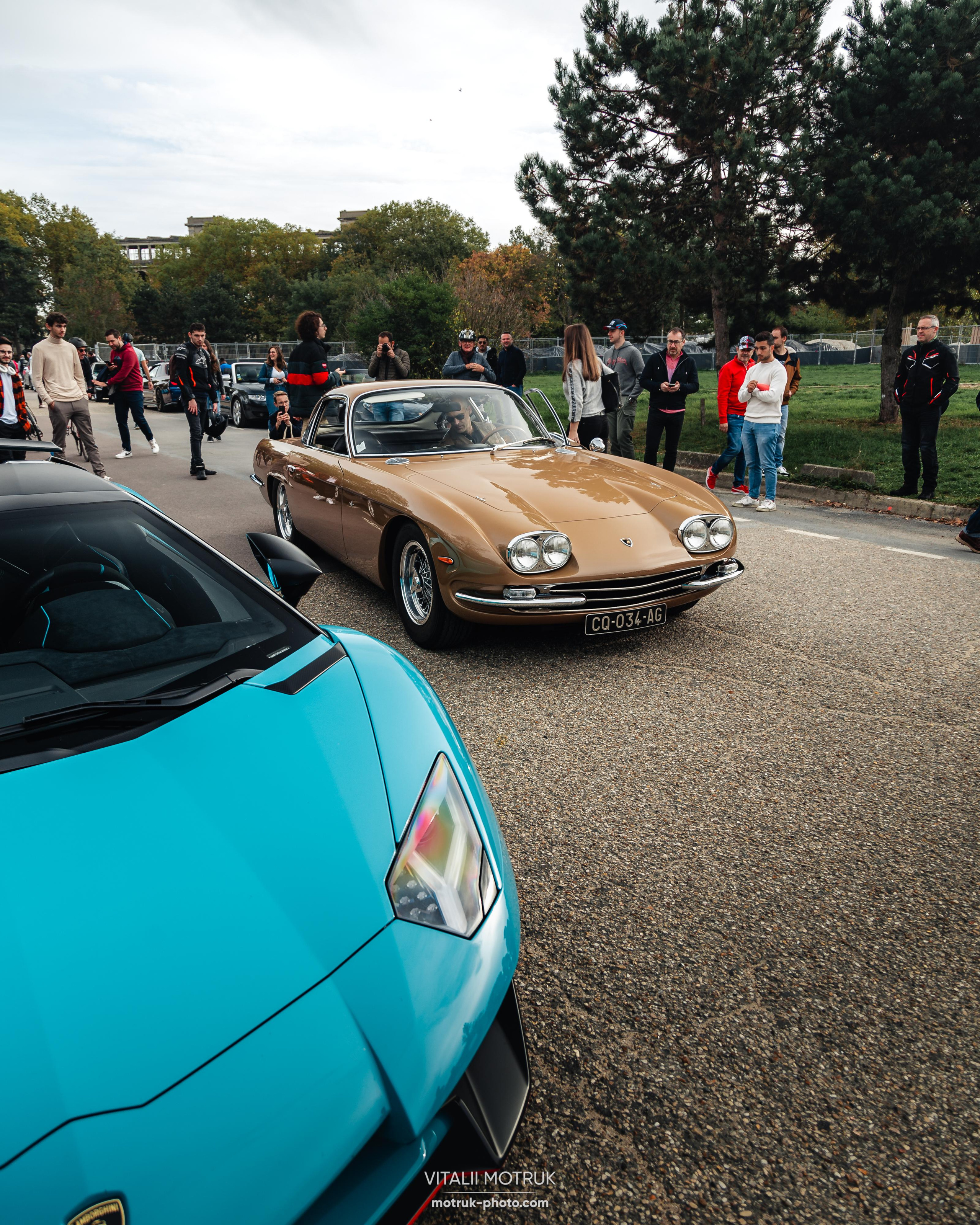 Rassamblement a l’Auteuil. Photographe de voitures à Paris — Vitalii Motruk