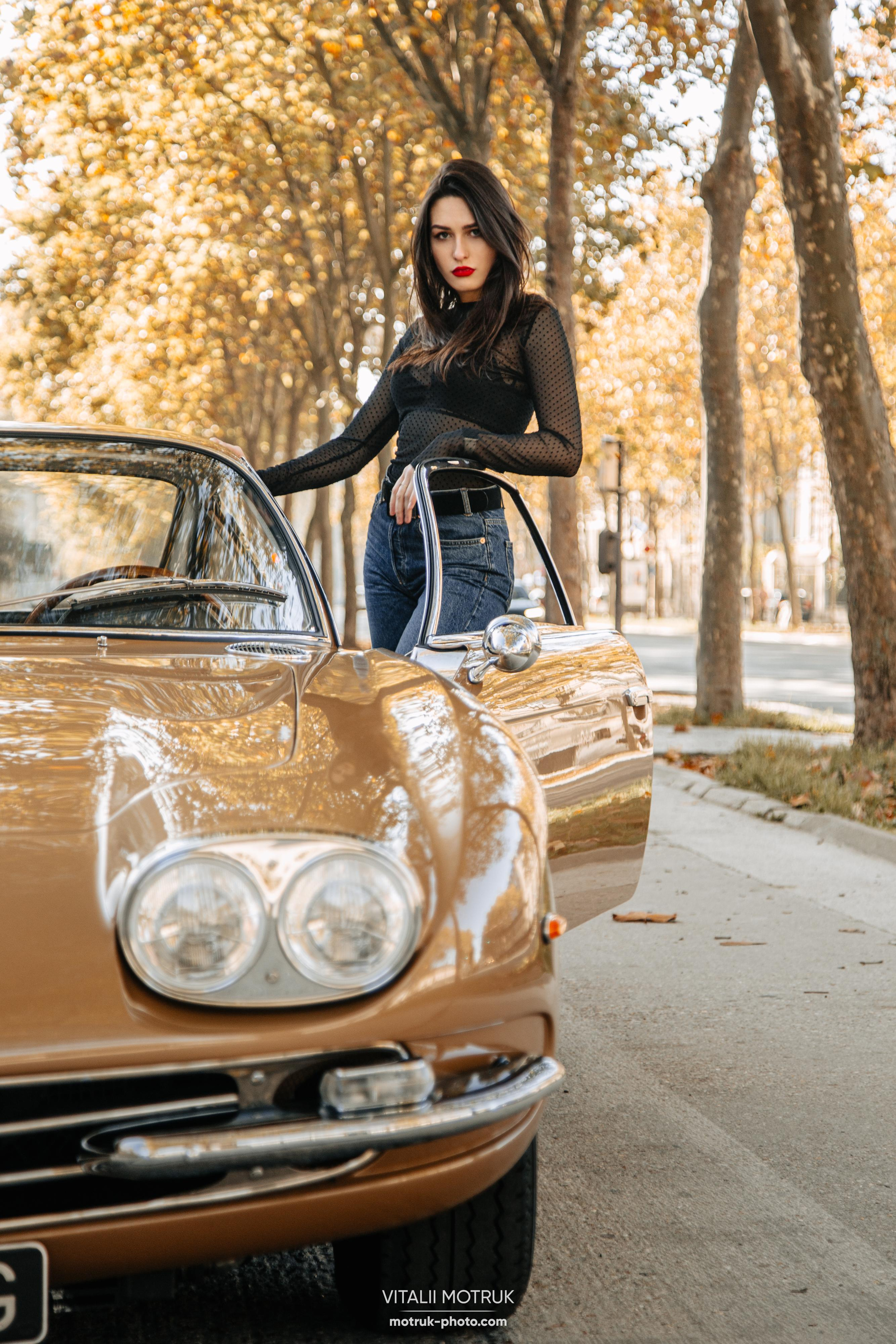 Nataliia x Lamborghini 350GT. Photographe de voitures à Paris — Vitalii Motruk