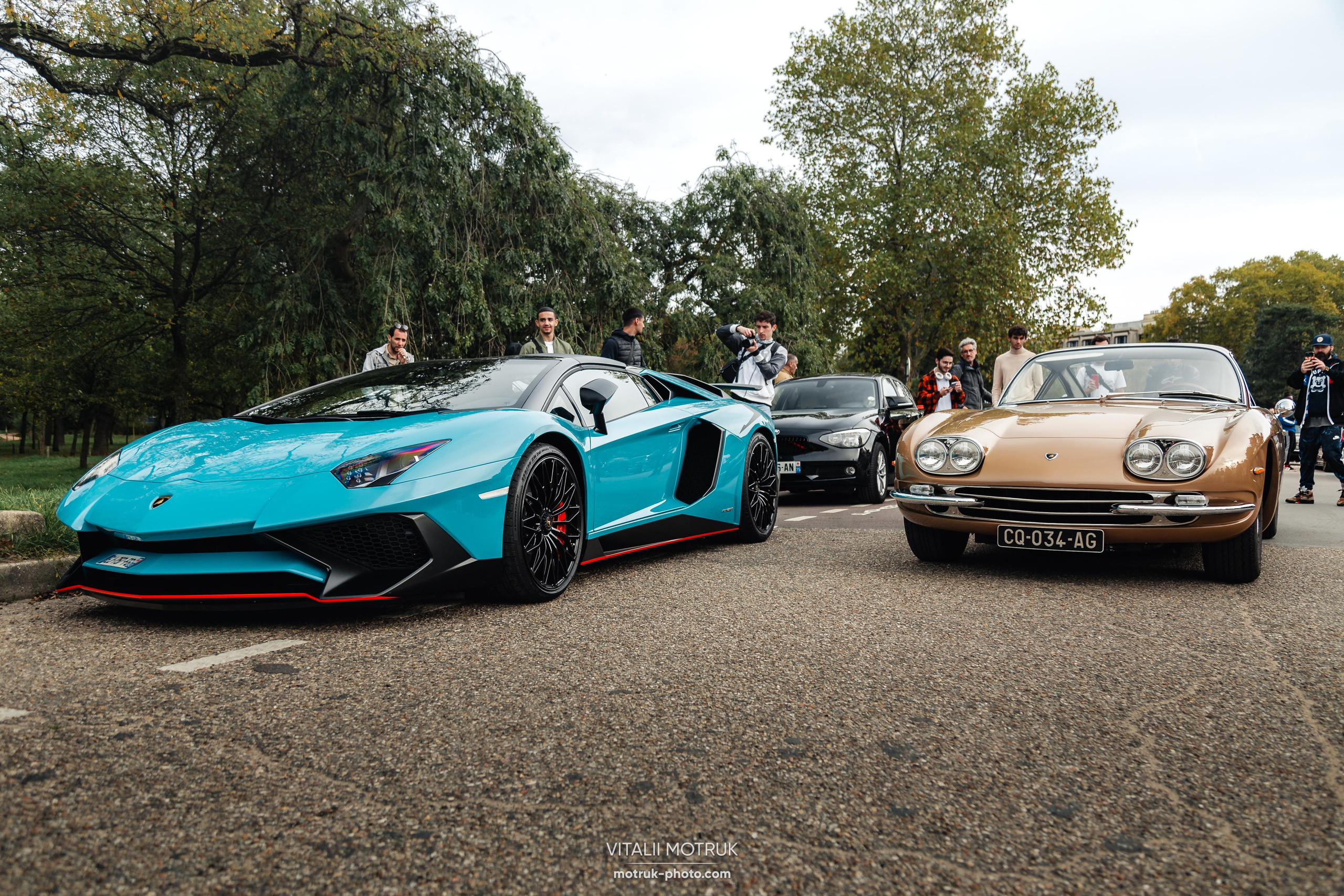 Rassamblement a l’Auteuil. Photographe de voitures à Paris — Vitalii Motruk