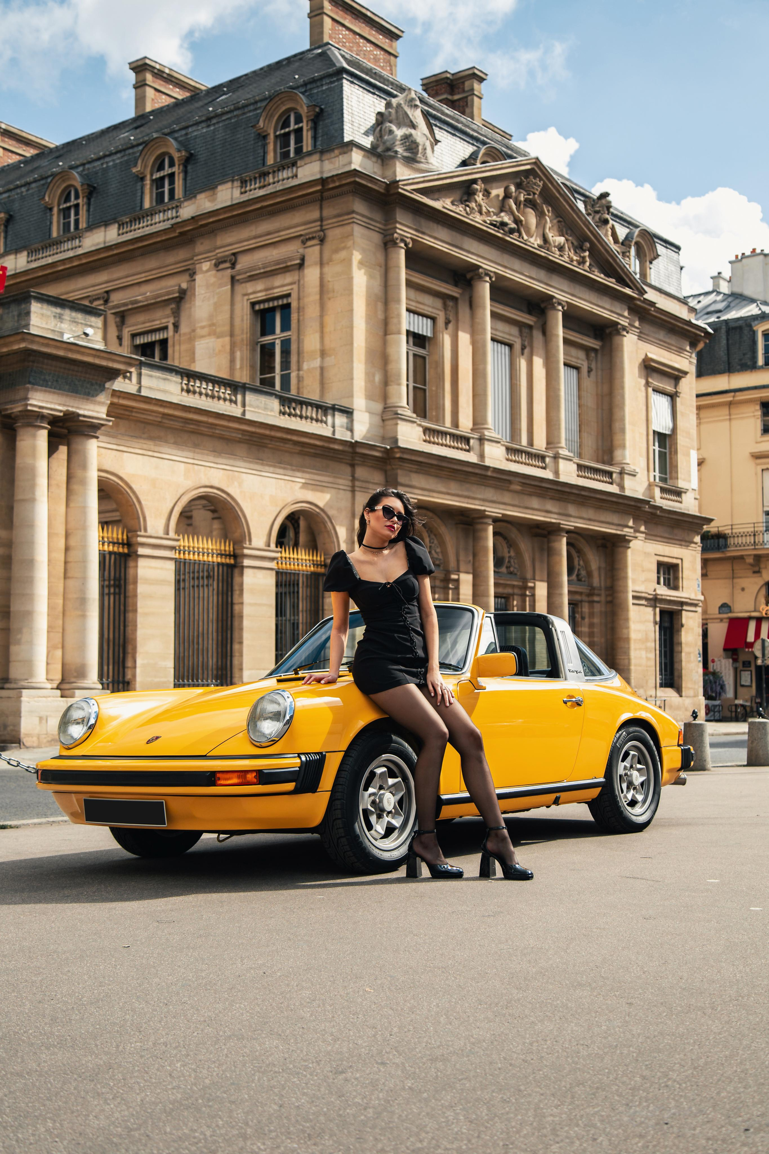 Nataliia x Porsche G-model. Photographer in Paris — Vitalii Motruk