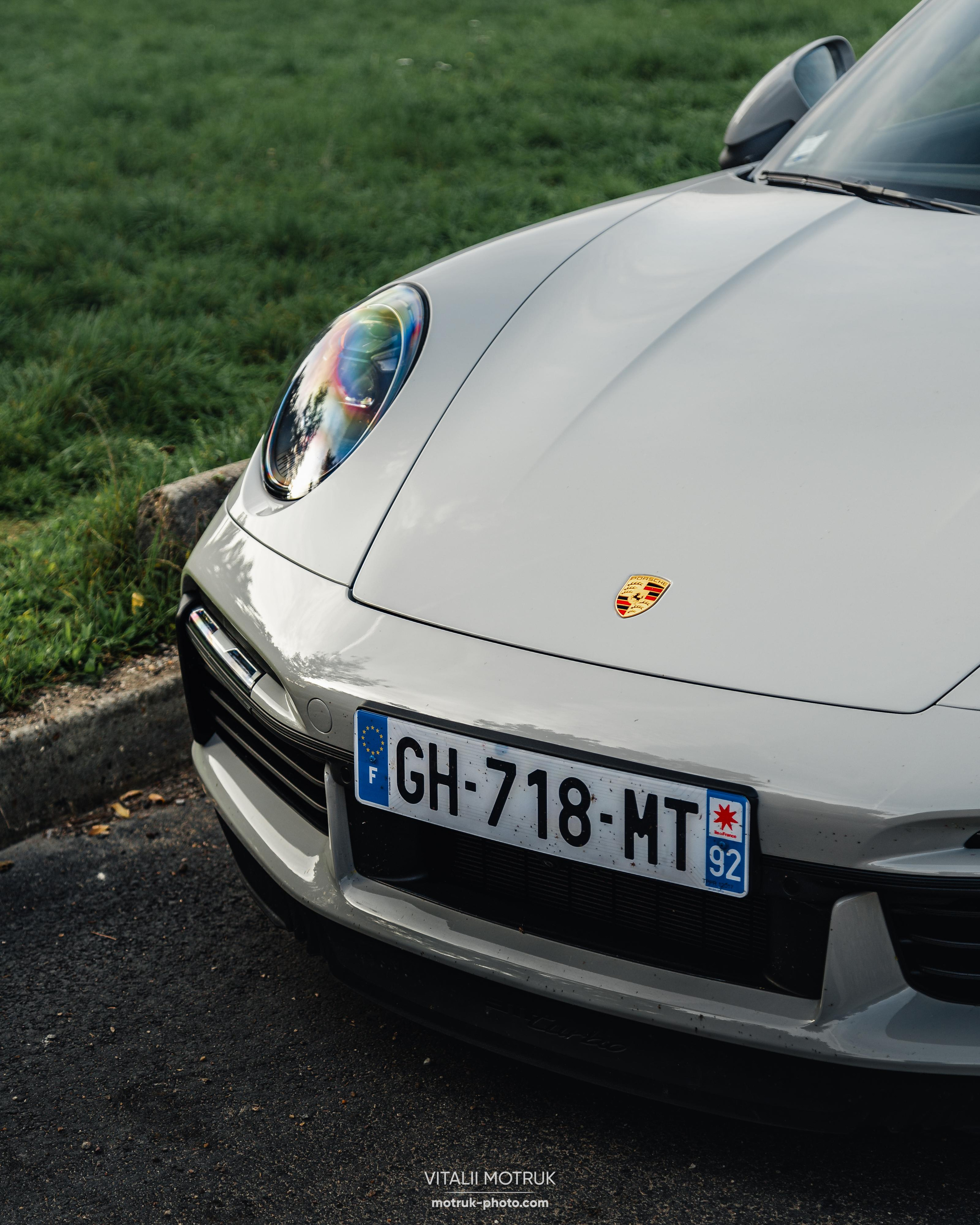 Rassamblement a l’Auteuil. Photographe de voitures à Paris — Vitalii Motruk