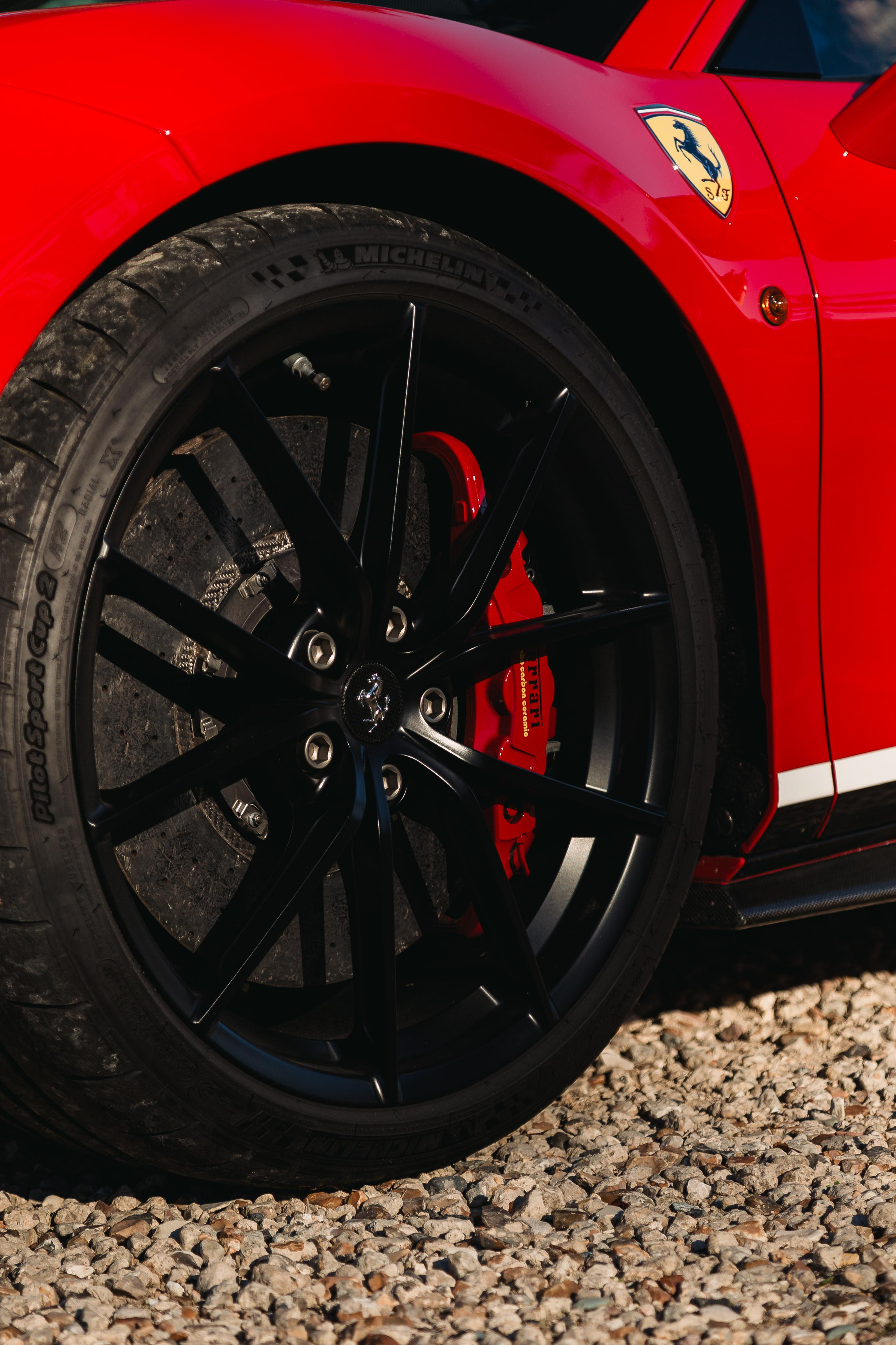 Ferrari 488 Pista. Photographer in Paris — Vitalii Motruk