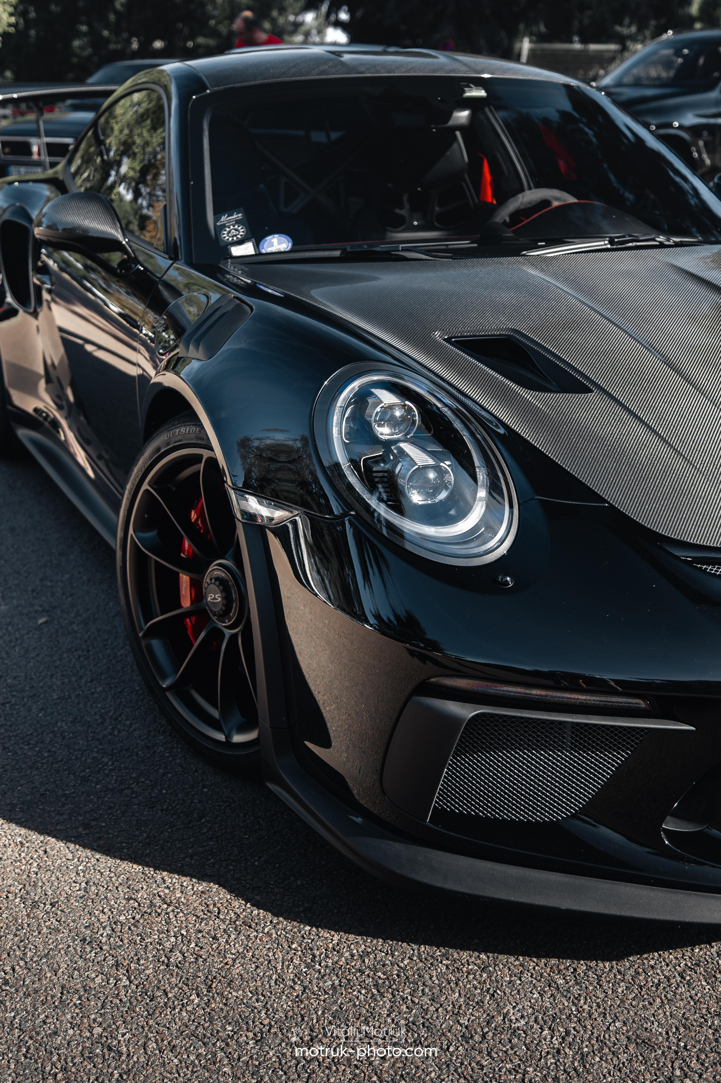 Rassemblement a l’Auteuil. Photographe de voitures à Paris — Vitalii Motruk