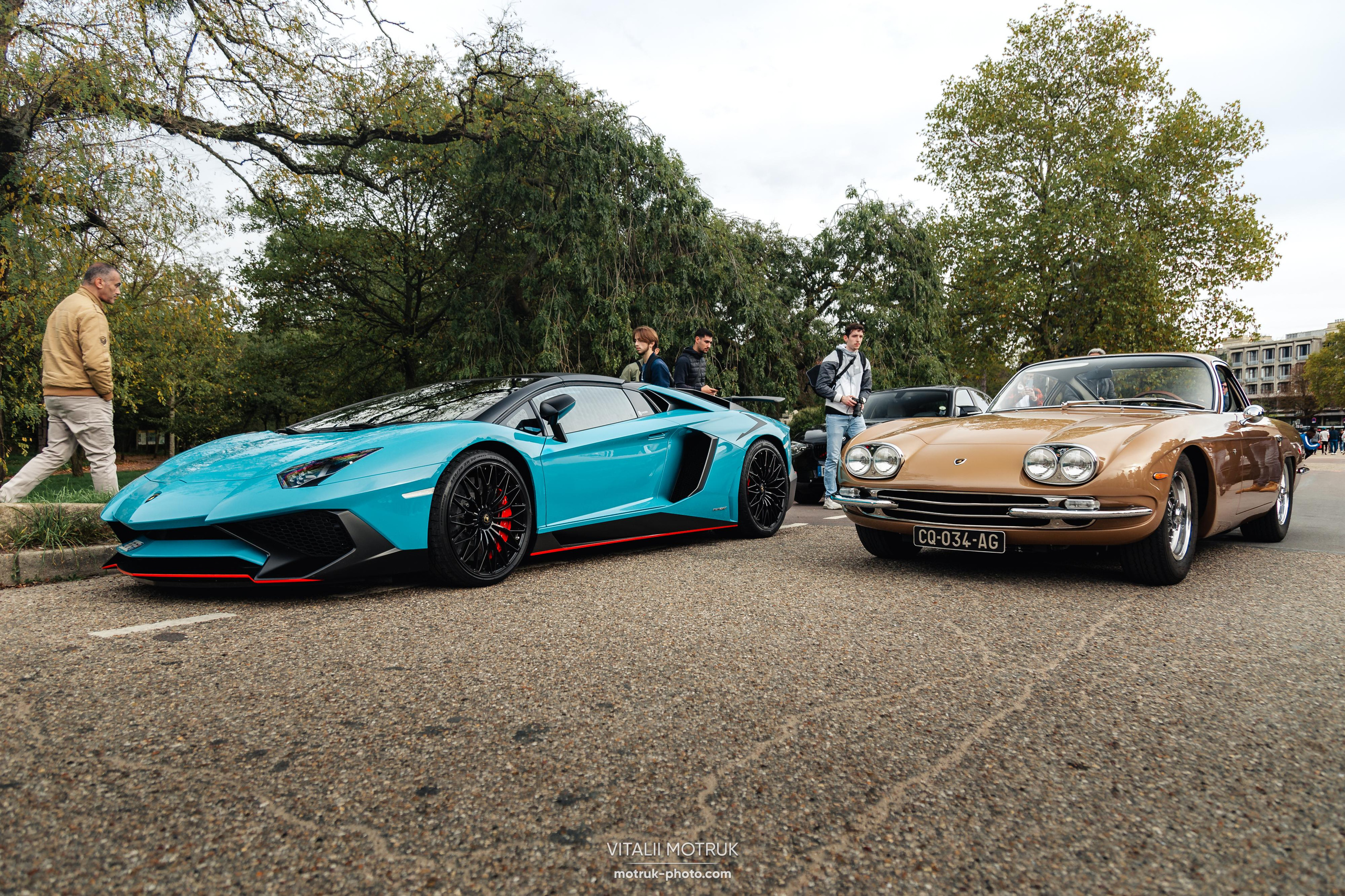 Rassamblement a l’Auteuil. Photographe de voitures à Paris — Vitalii Motruk