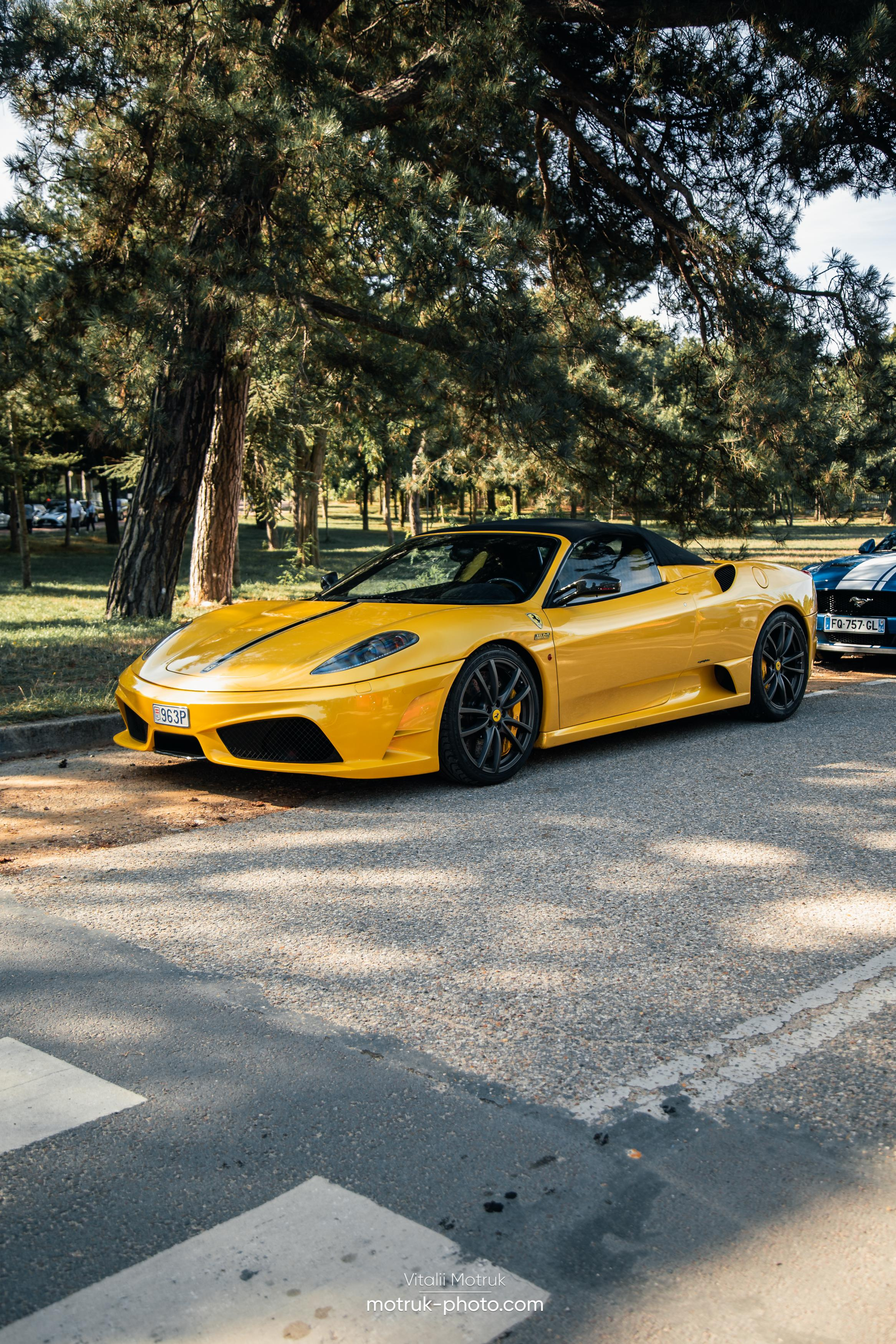 Rassemblement a l’Auteuil. Photographe de voitures à Paris — Vitalii Motruk