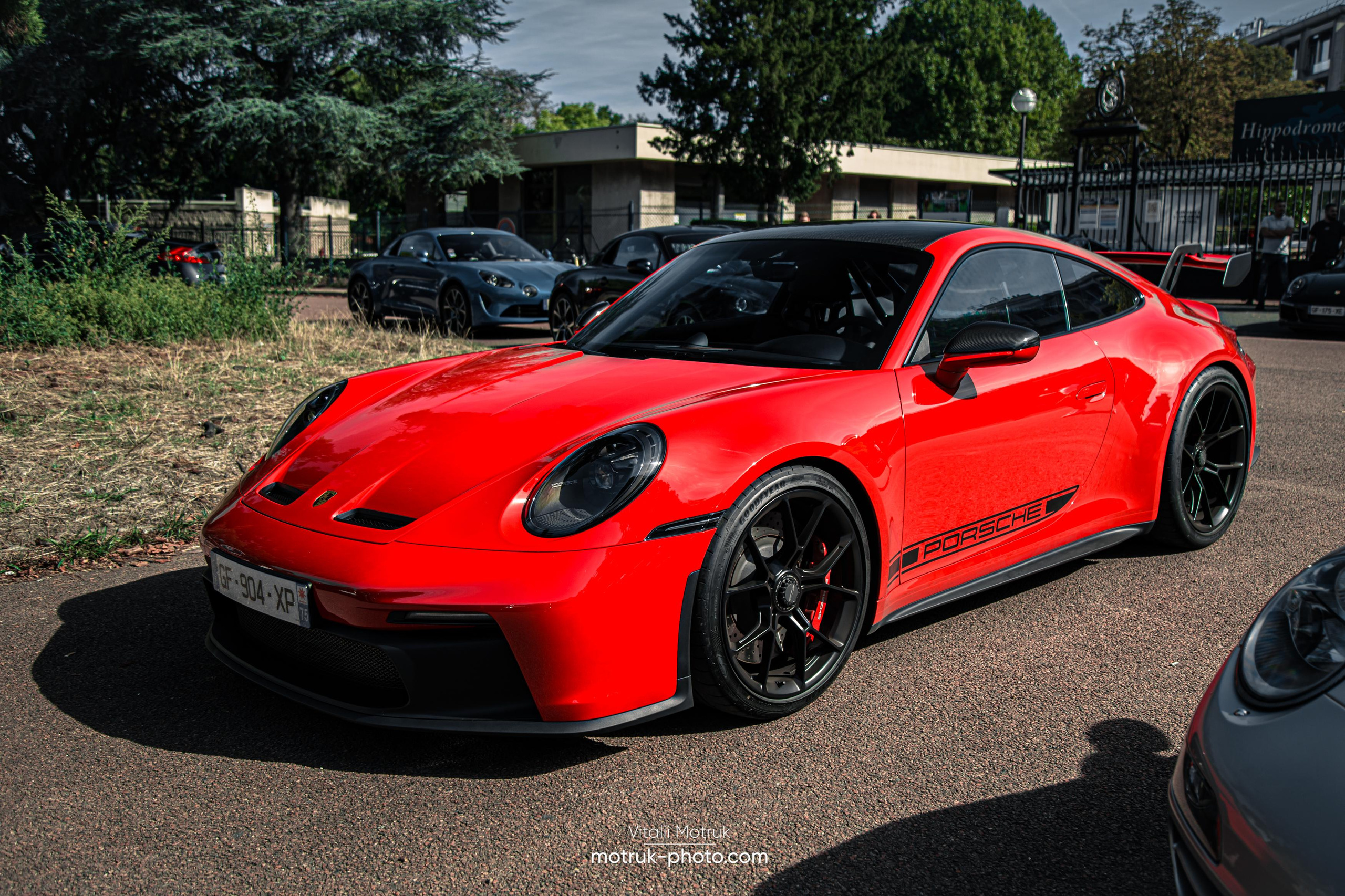 Rassemblement a l’Auteuil. Photographe de voitures à Paris — Vitalii Motruk